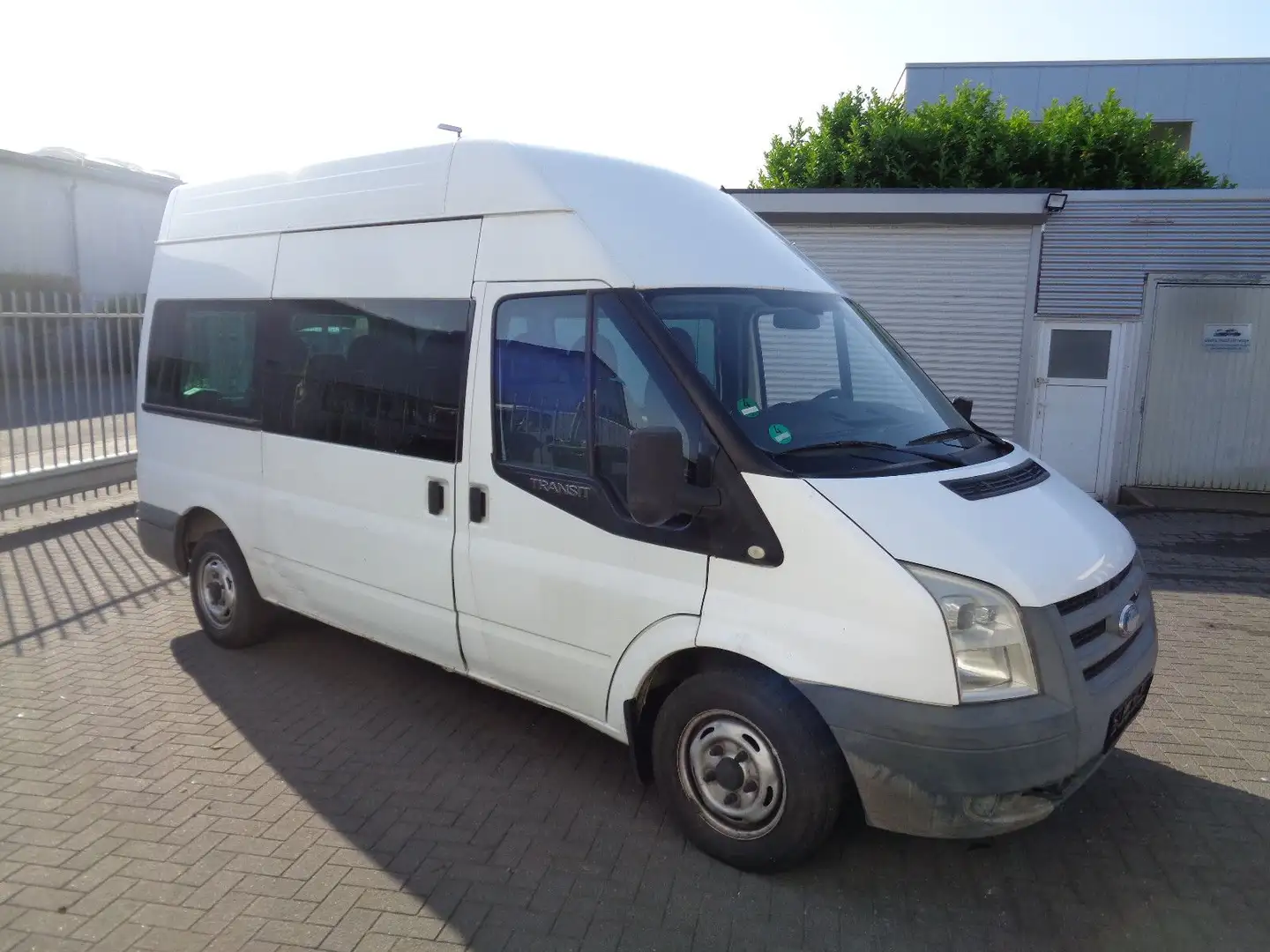 Ford Transit Kombi FT 300 M 9 Sitzer Weiß - 2