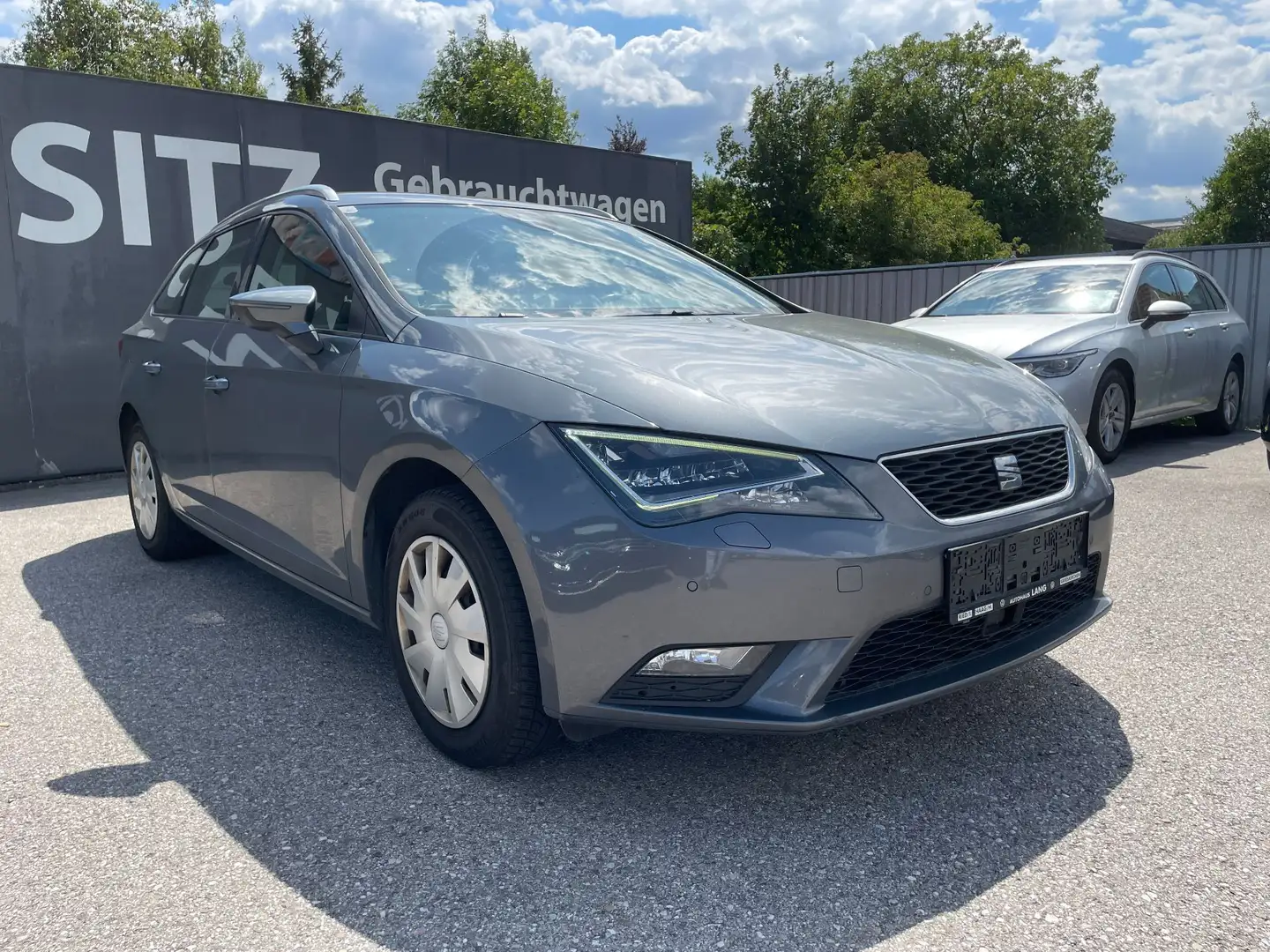 SEAT Leon ST Style 1,6 TDI CR DSG Grau - 2