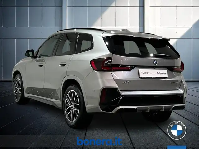 BMW X1 view 8
