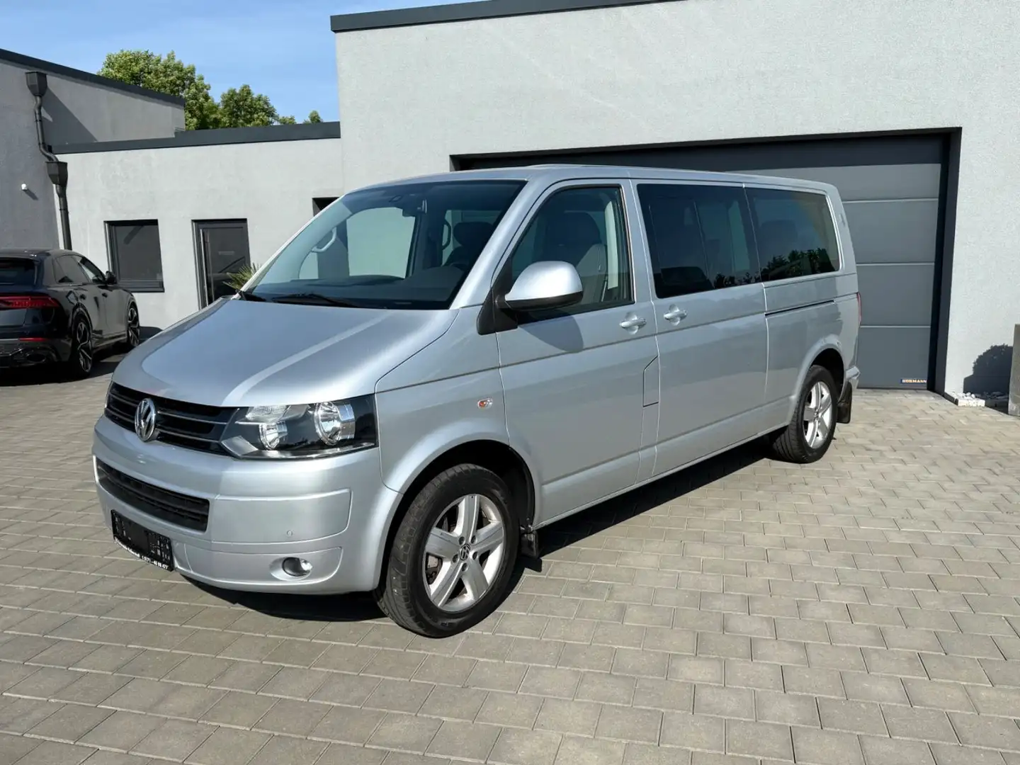 Volkswagen T5 Multivan Comfortline Lang 1.Hand Standheizung srebrna - 2