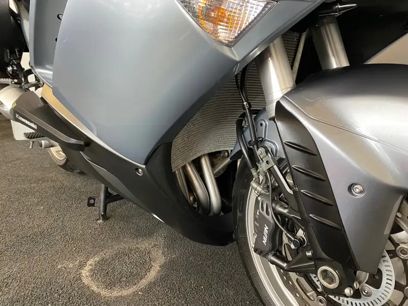 Kawasaki GTR 1400 - foto 4