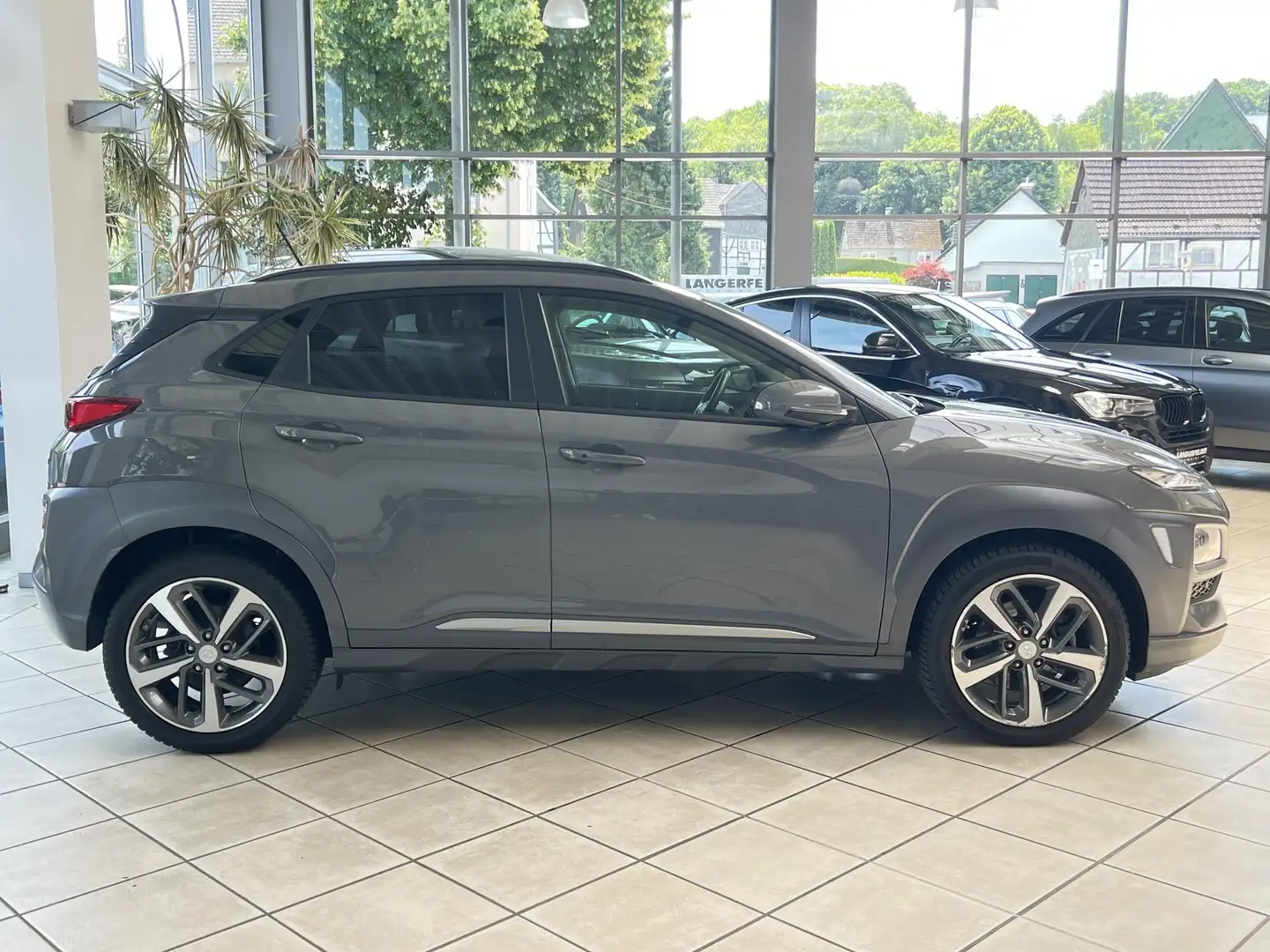 Hyundai KONA KONA1.6 T-GDI *HUD*CARPLAY*RFK*KEYLESS*SHZ*LHZ* Grau - 2