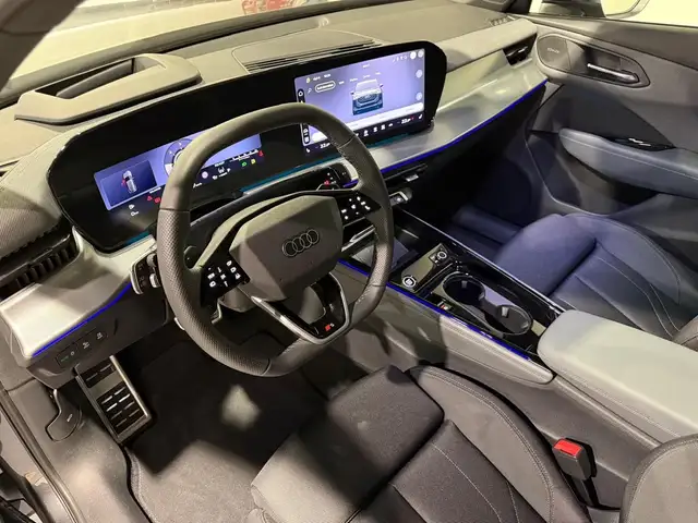 Audi Q3 view 7