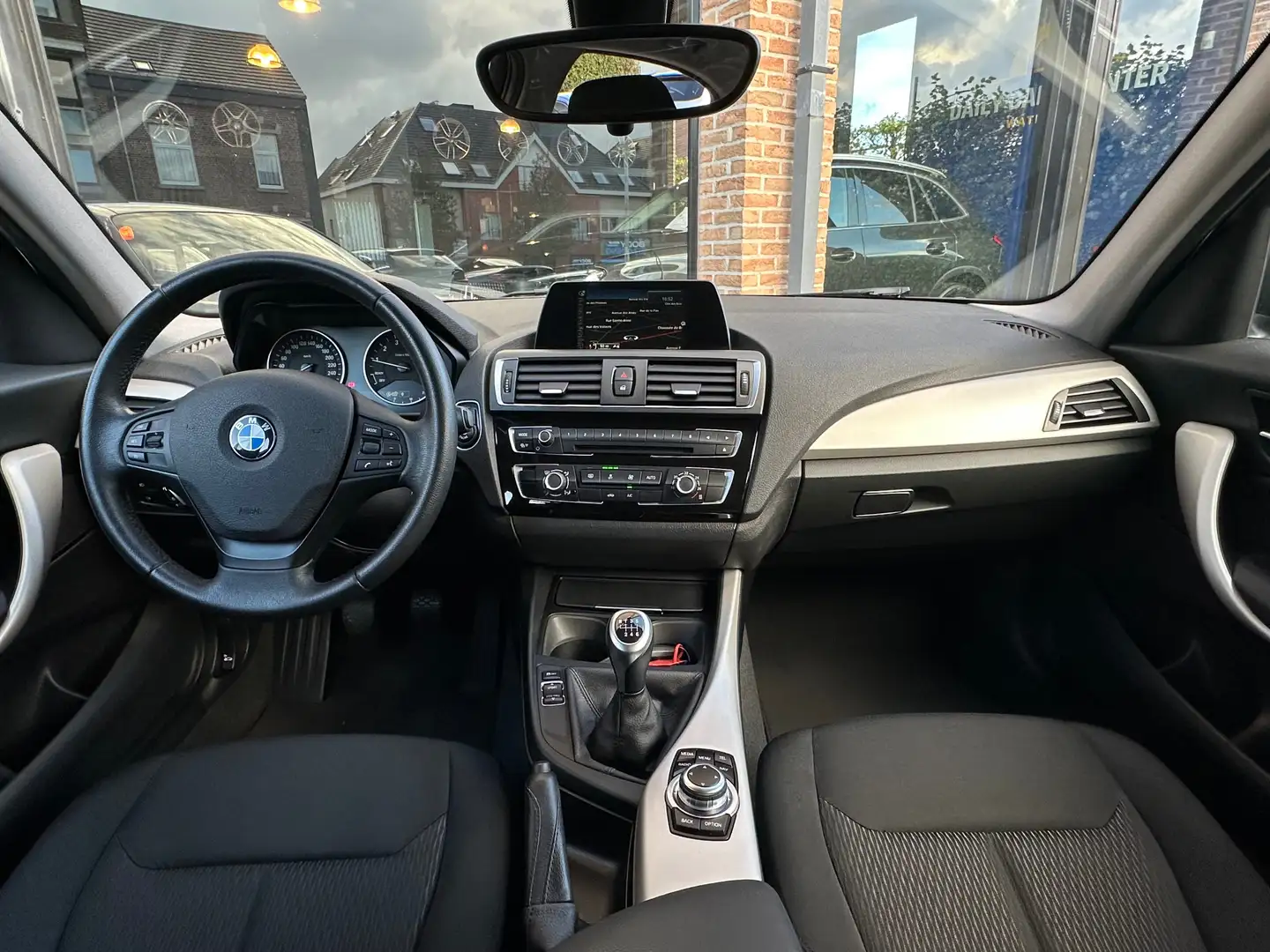 BMW 116 i Navi I PDC I Bluetooth I Attelage I 1er proprio Gris - 2