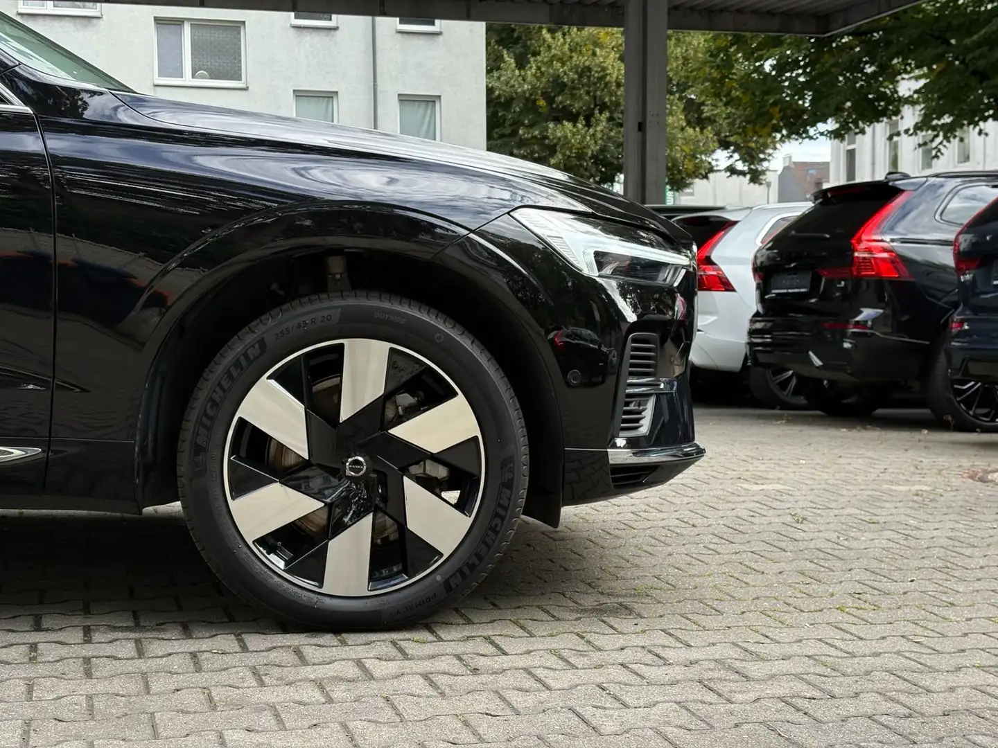 Volvo XC60 T6 AWD Plus Bright 360 PANO 20" STHZ H&K Noir - 2