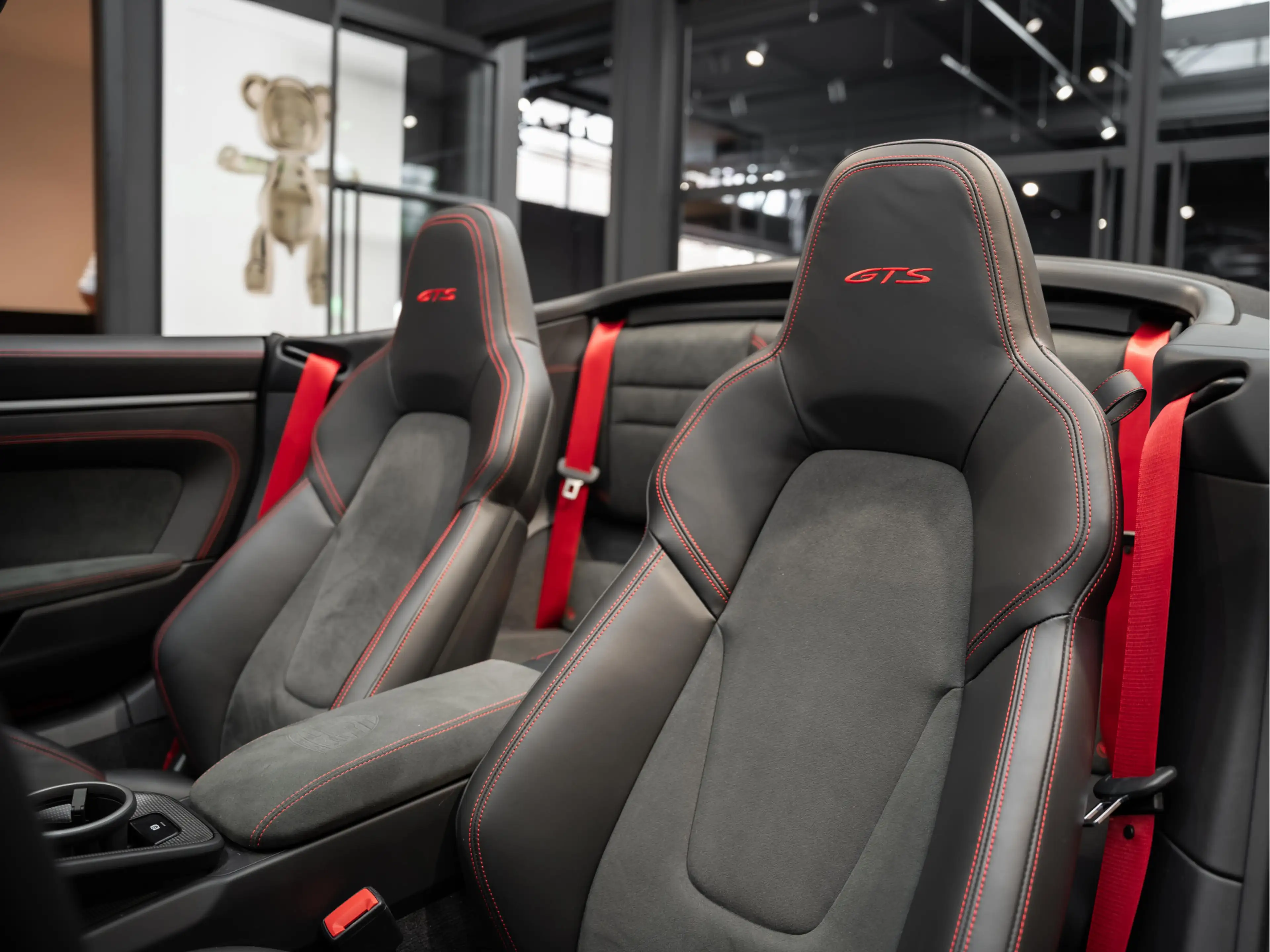 Porsche 992 992.1 4 GTS Cabriolet Lift Carbon BOSE 3.0 Carrera — photo 11