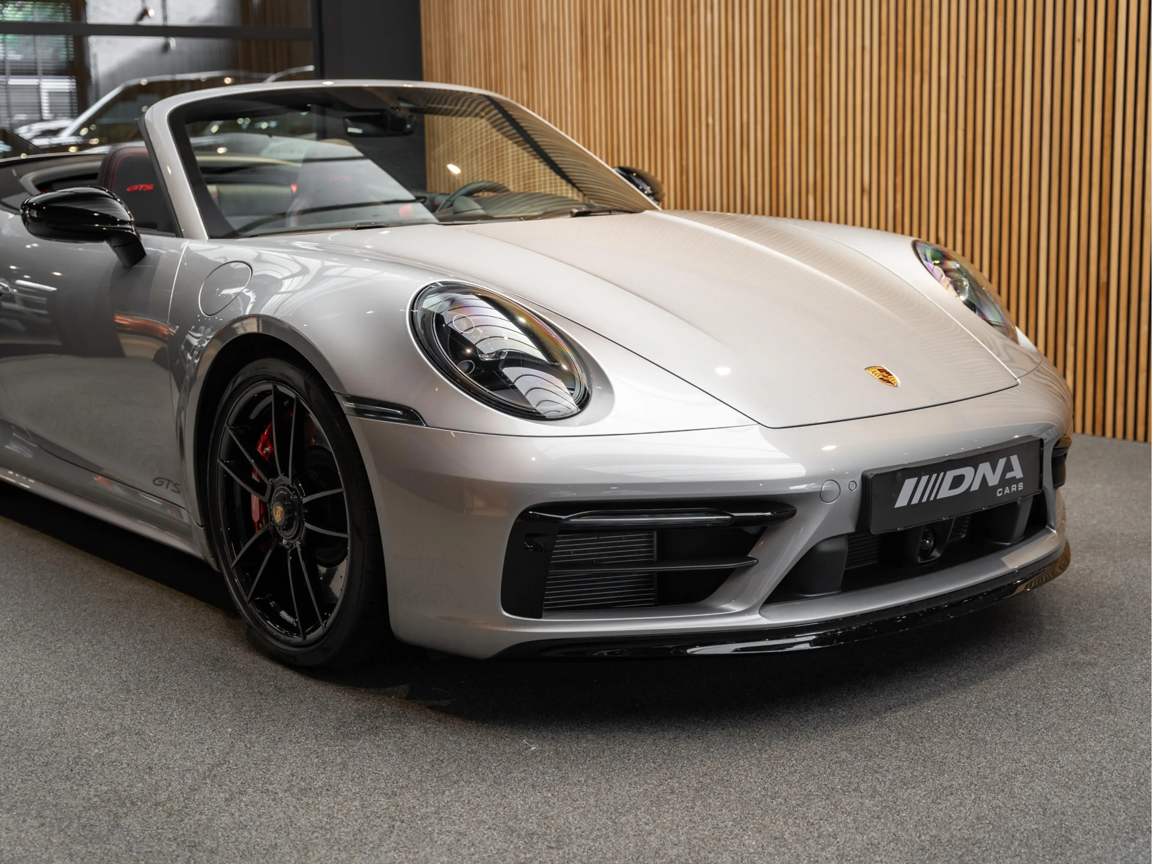 Porsche 992 992.1 4 GTS Cabriolet Lift Carbon BOSE 3.0 Carrera — photo 12