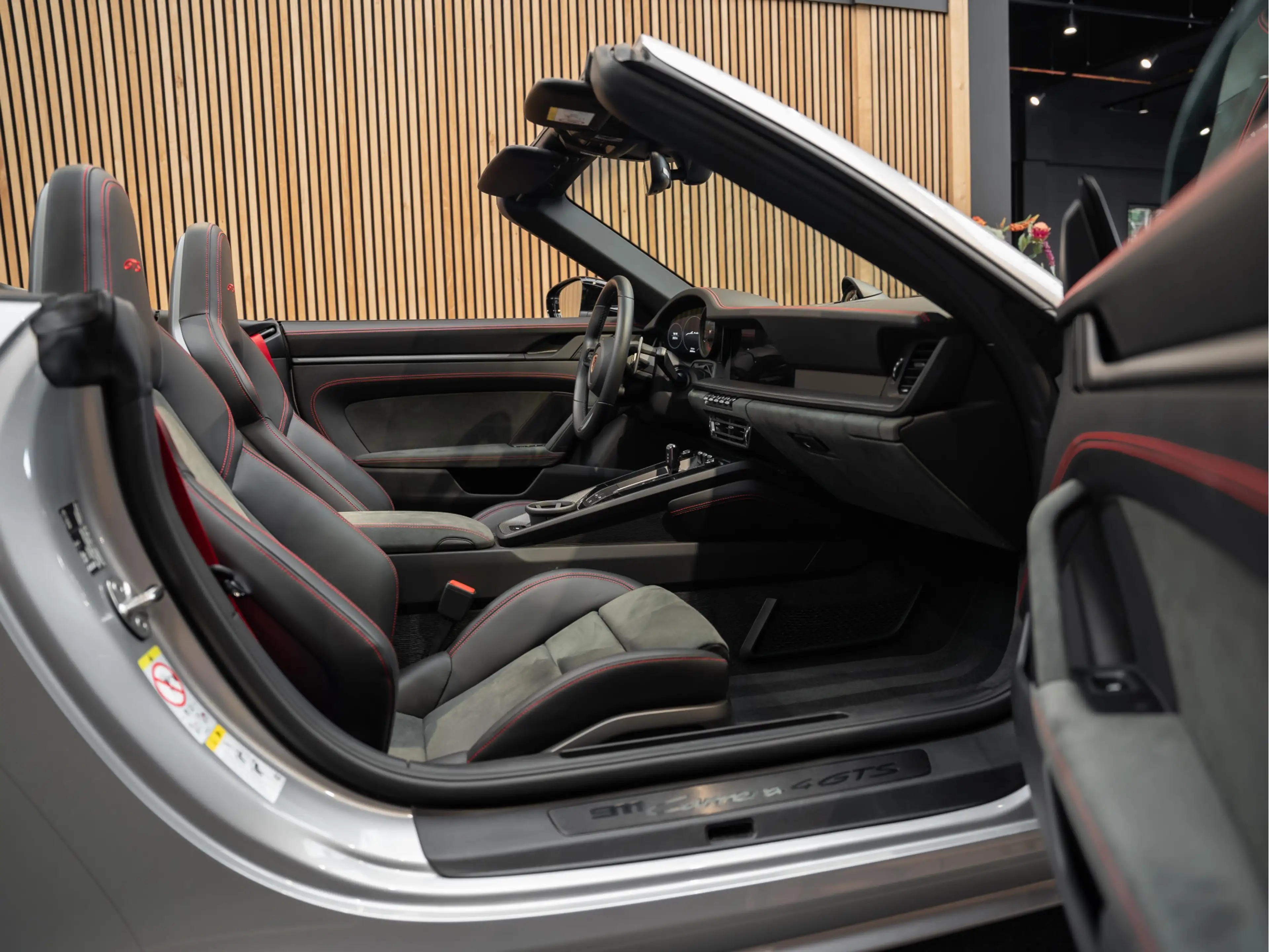 Porsche 992 992.1 4 GTS Cabriolet Lift Carbon BOSE 3.0 Carrera — photo 10