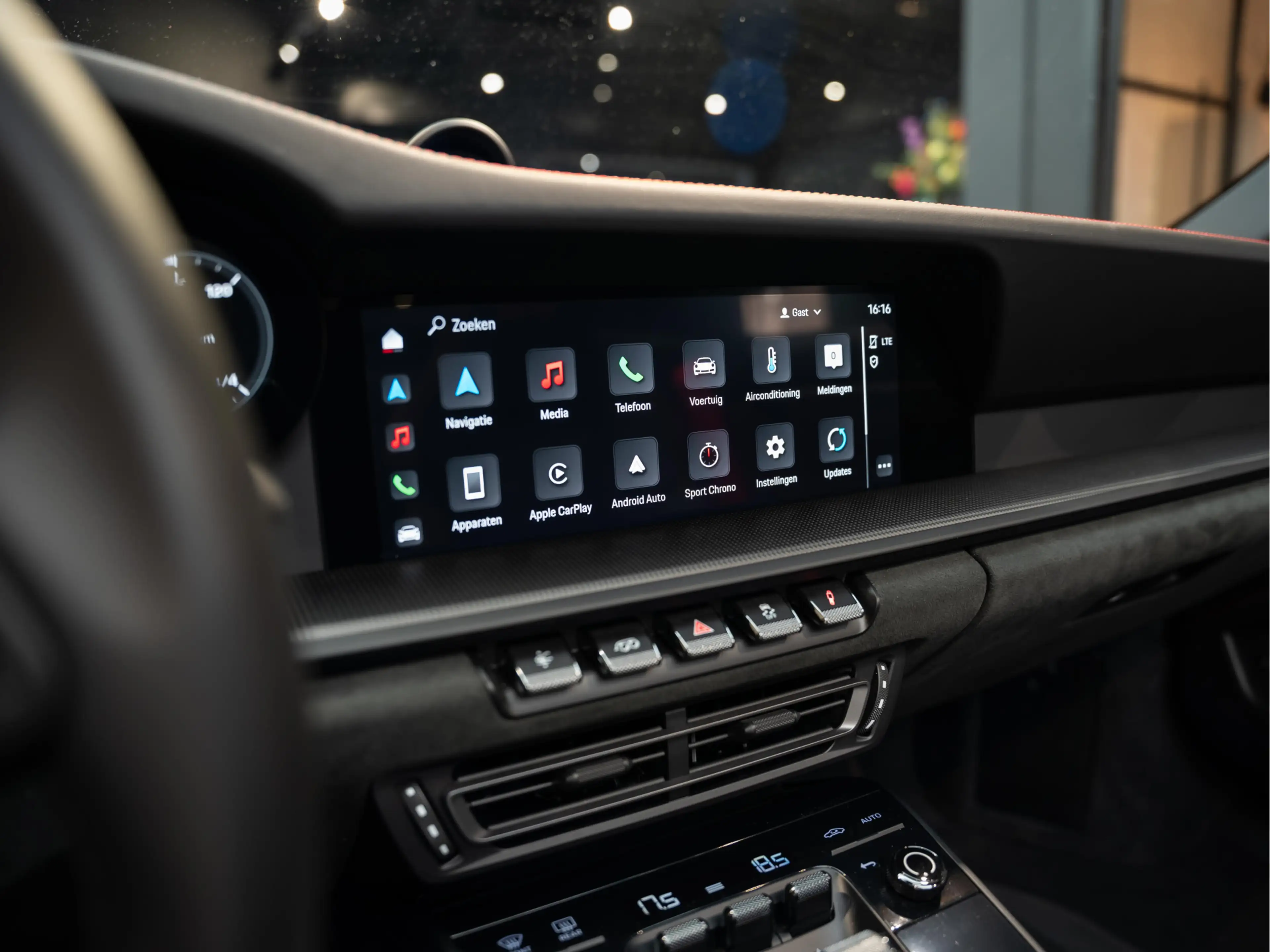 Porsche 992 992.1 4 GTS Cabriolet Lift Carbon BOSE 3.0 Carrera — photo 36
