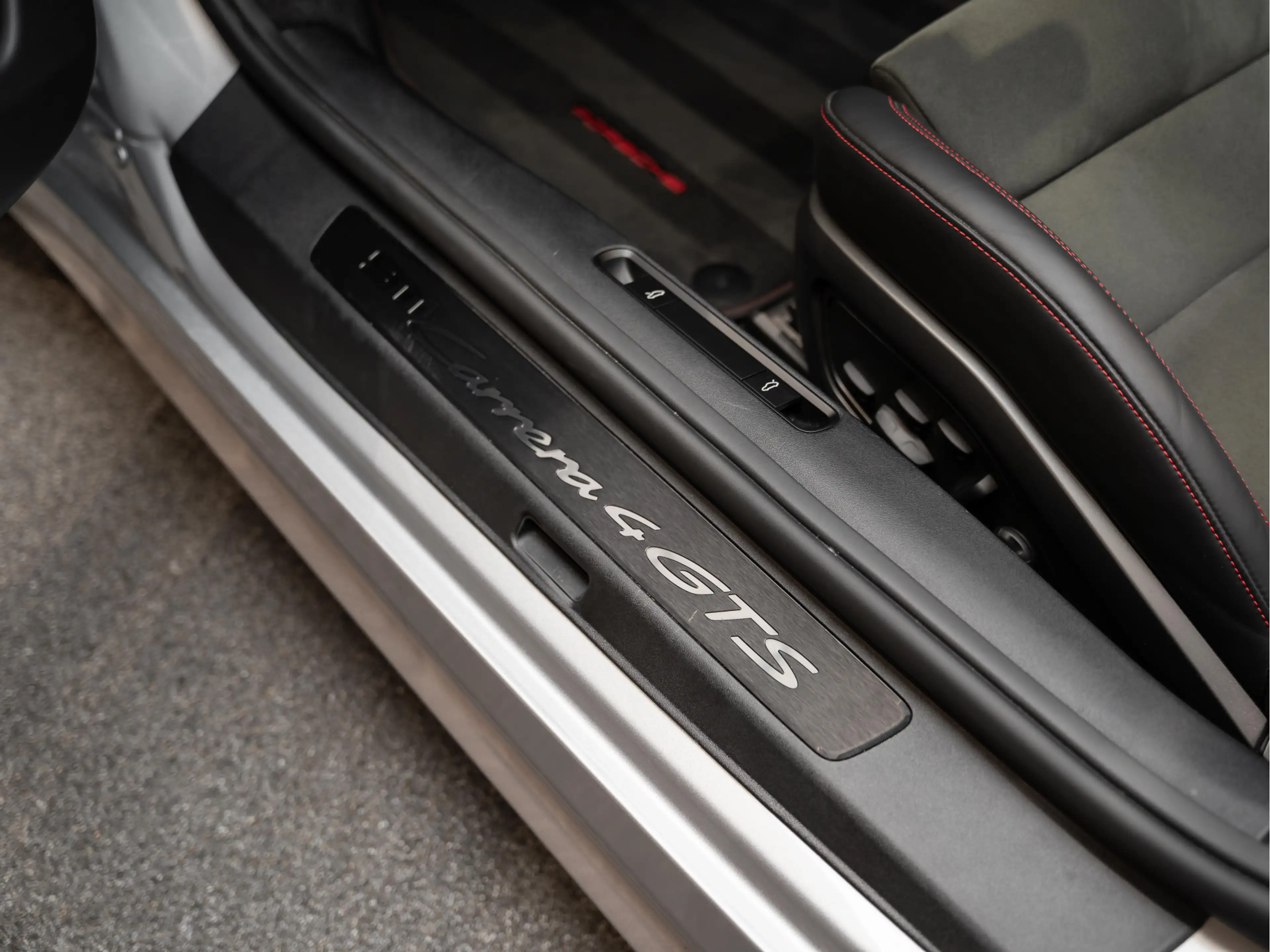 Porsche 992 992.1 4 GTS Cabriolet Lift Carbon BOSE 3.0 Carrera — photo 25