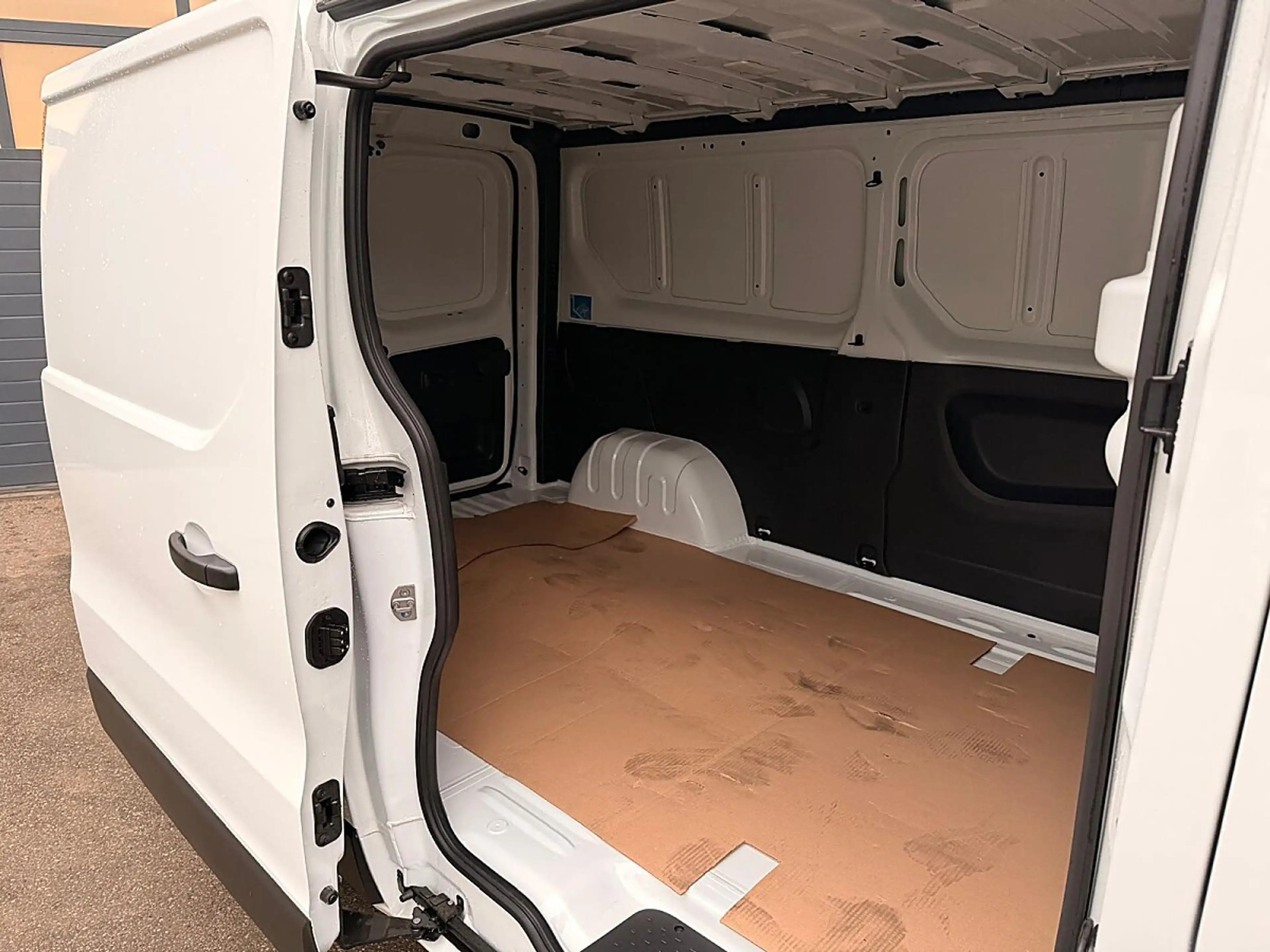 Nissan Primastar Primastar Kastenwagen L2H1 3,0t dCi 110 Acenta — photo 10