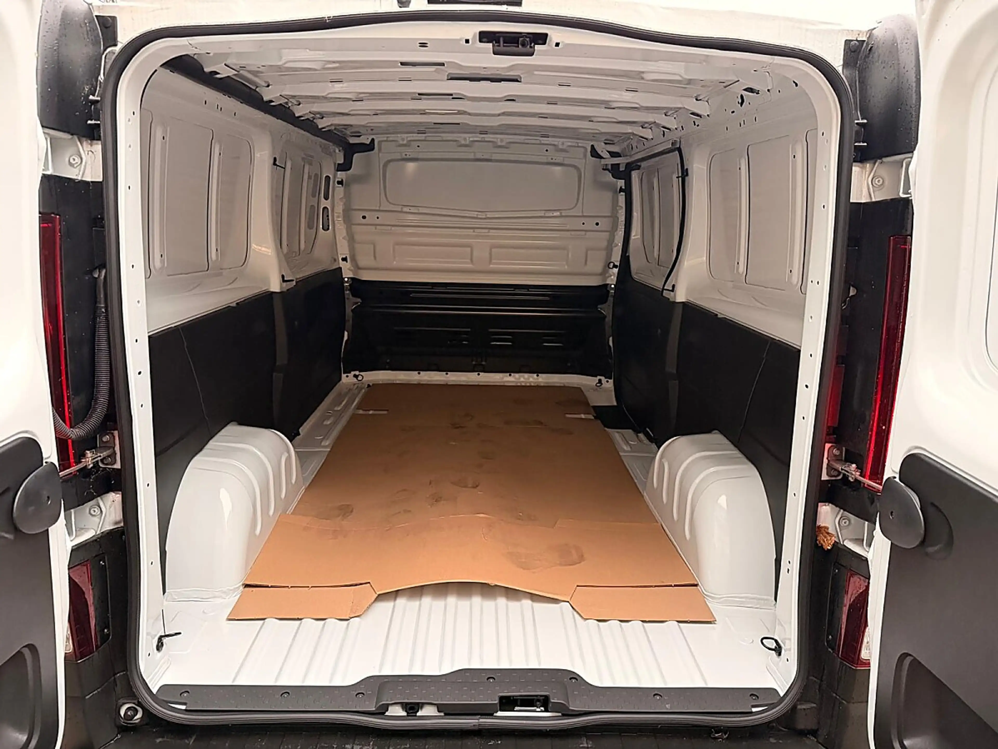 Nissan Primastar Primastar Kastenwagen L2H1 3,0t dCi 110 Acenta — photo 6