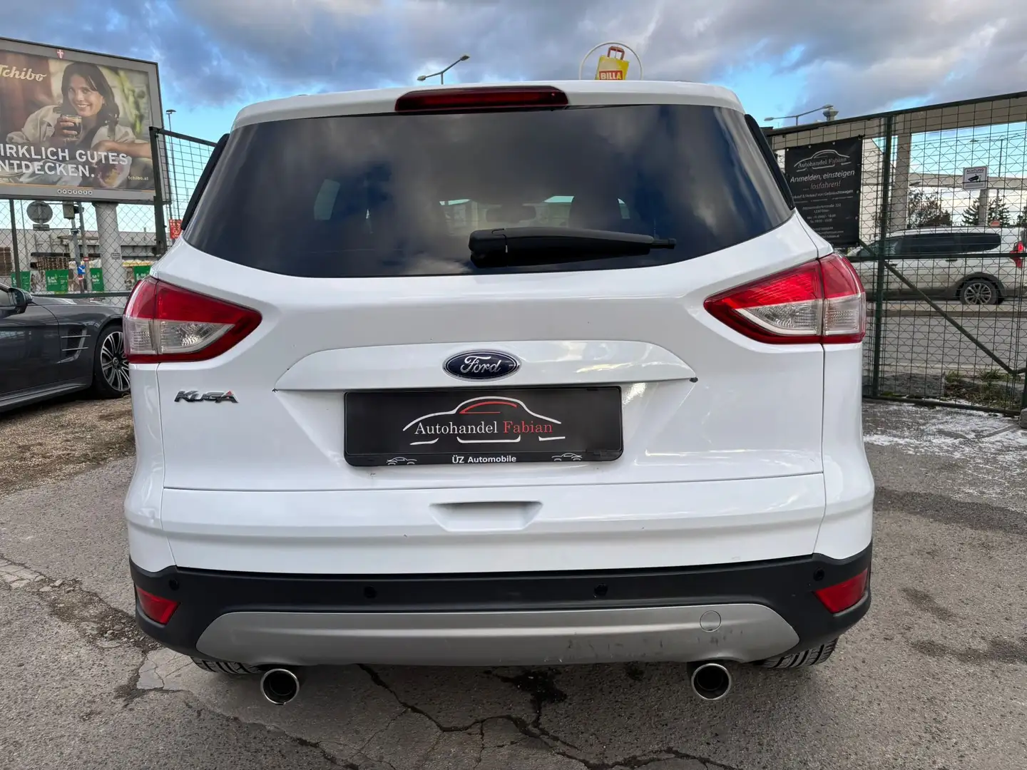 Ford Kuga 2,0 TDCi Titanium mit Sitzheizung 2ZonenKlima Weiß - 2