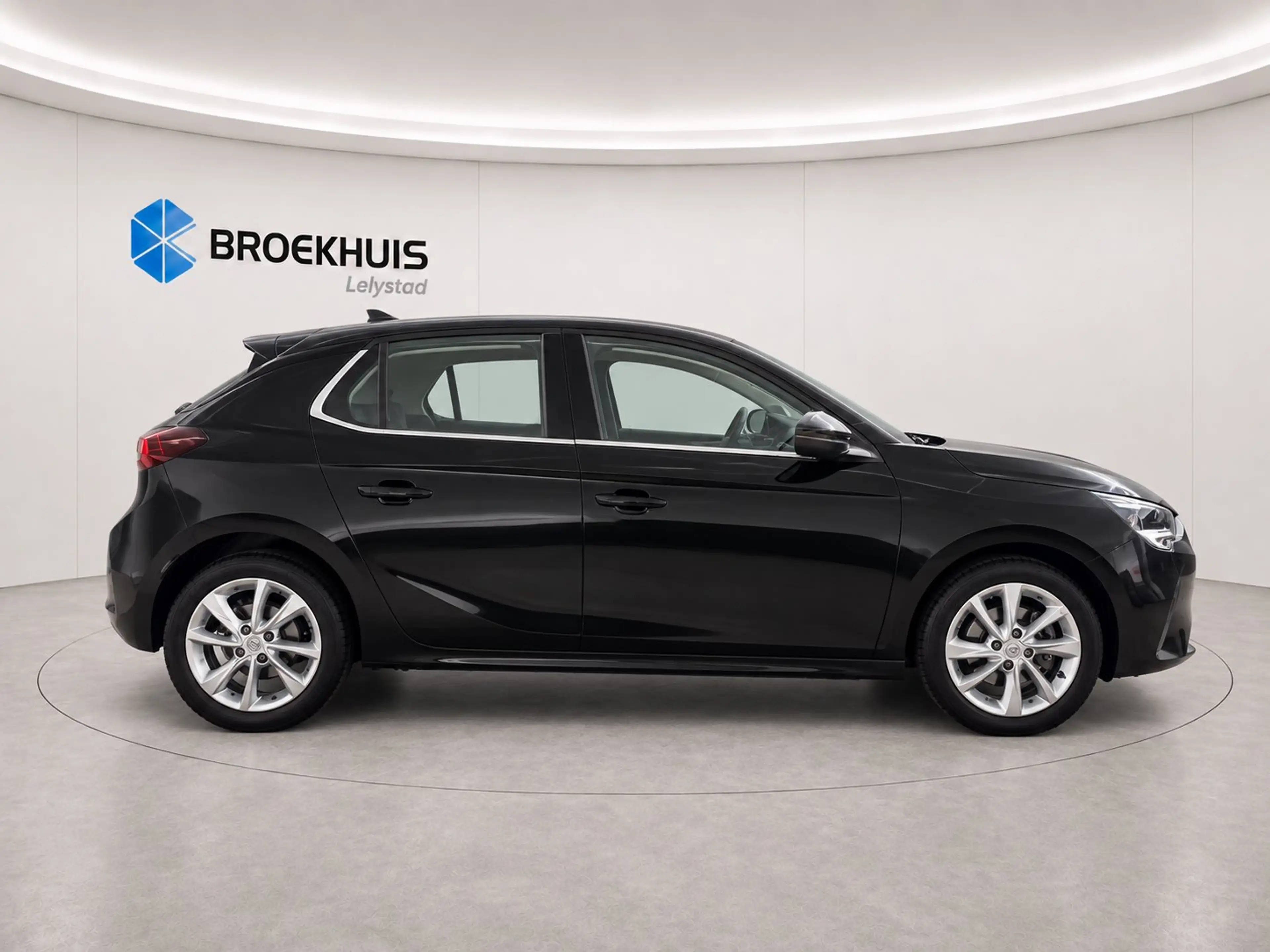 Opel Corsa 1.2 Elegance — photo 3