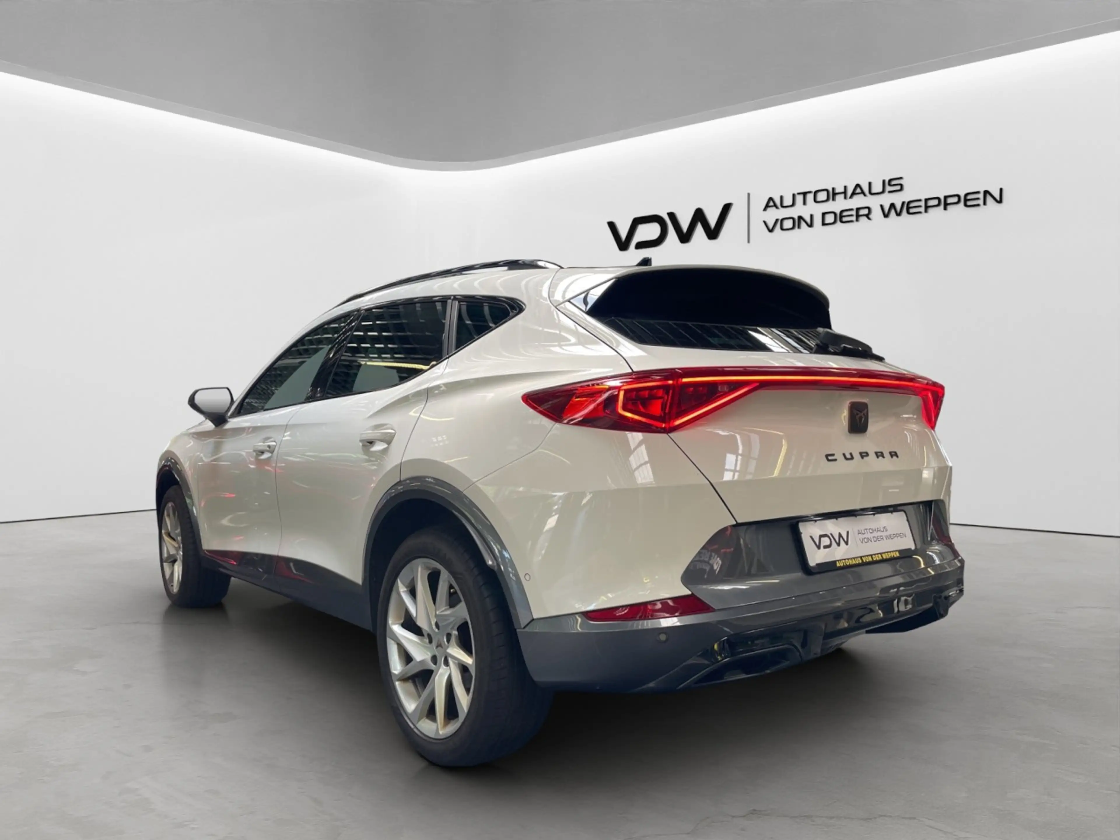 CUPRA Formentor 1.5 TSI Kamera, Travel Assist Klima — photo 8