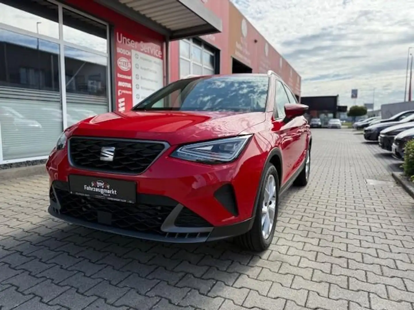 SEAT Arona FR 1.5 16V TSI ACT Automatik Rot - 1