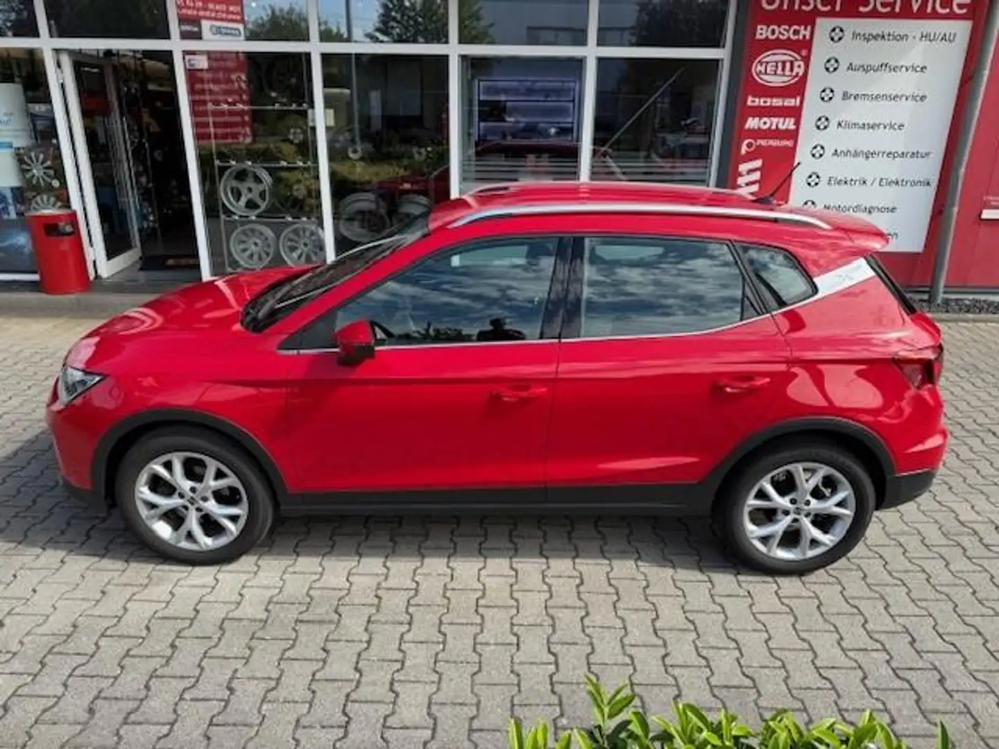 SEAT Arona FR 1.5 16V TSI ACT Automatik Rot - 2