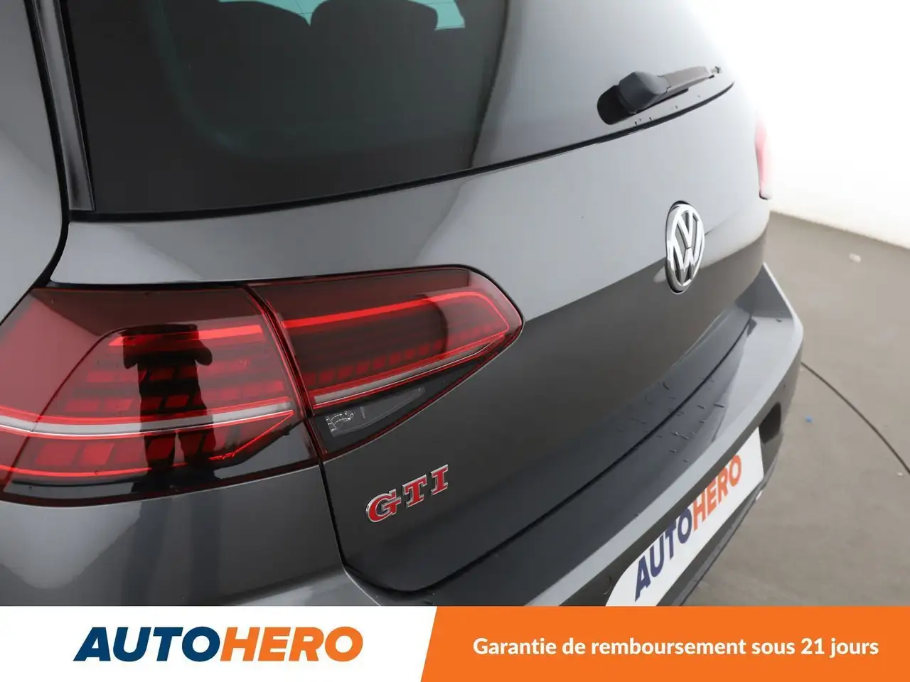 Volkswagen Golf GTI — photo 33