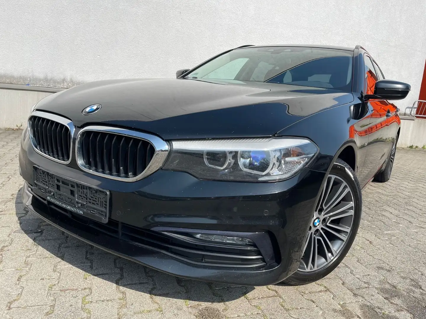BMW 520 d Touring Sport Line 1.HD|LIVE COCKPIT|LED|18 Schwarz - 1