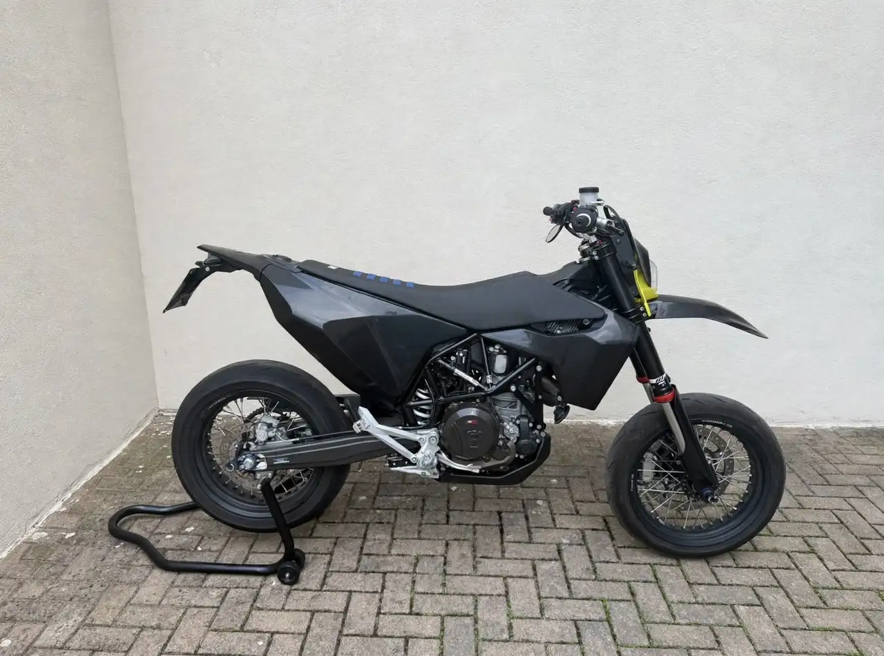 Husqvarna 701 Supermoto