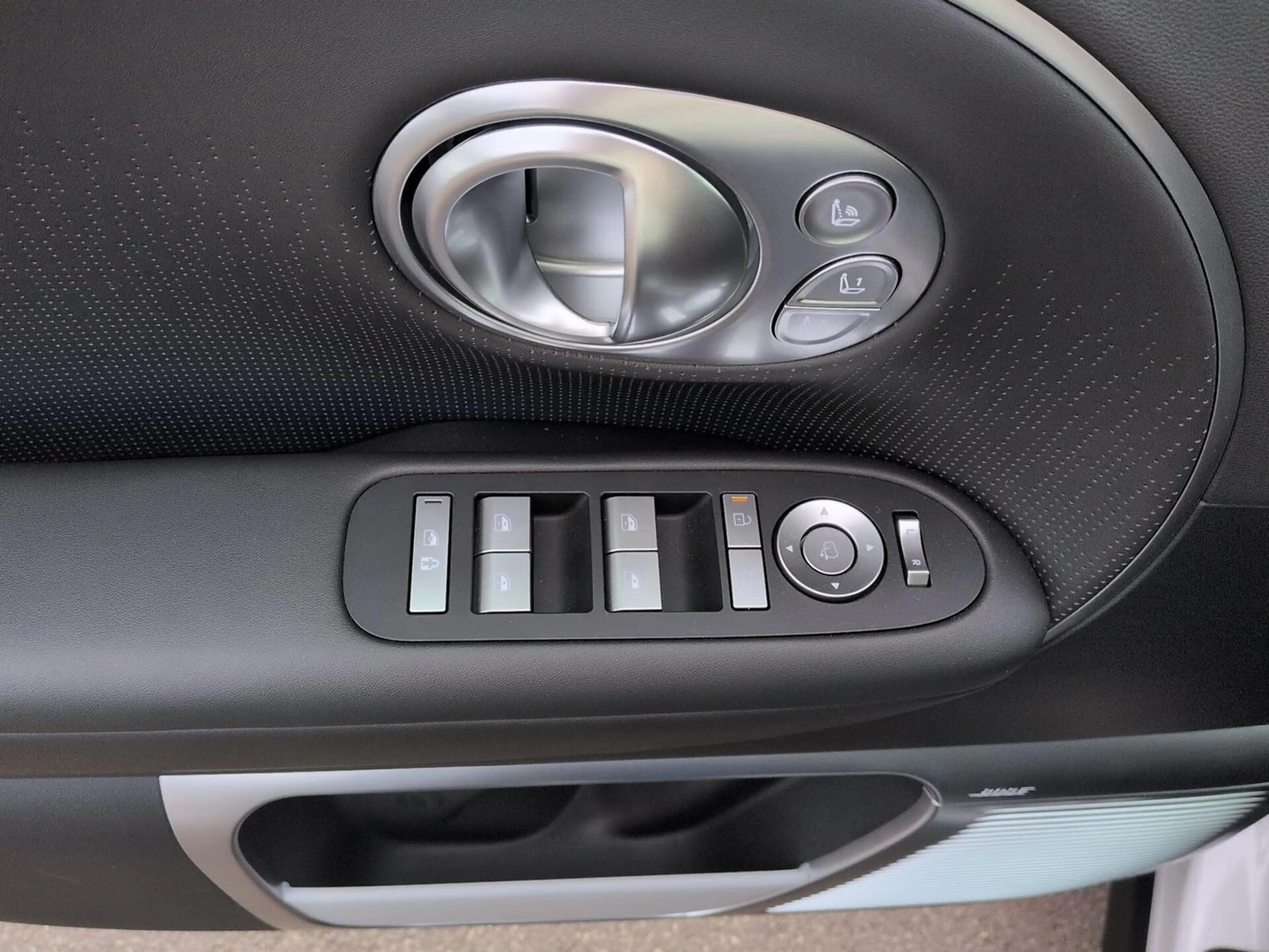 Hyundai IONIQ 9 Uniq / Relax-Paket / Technik-Paket — photo 15