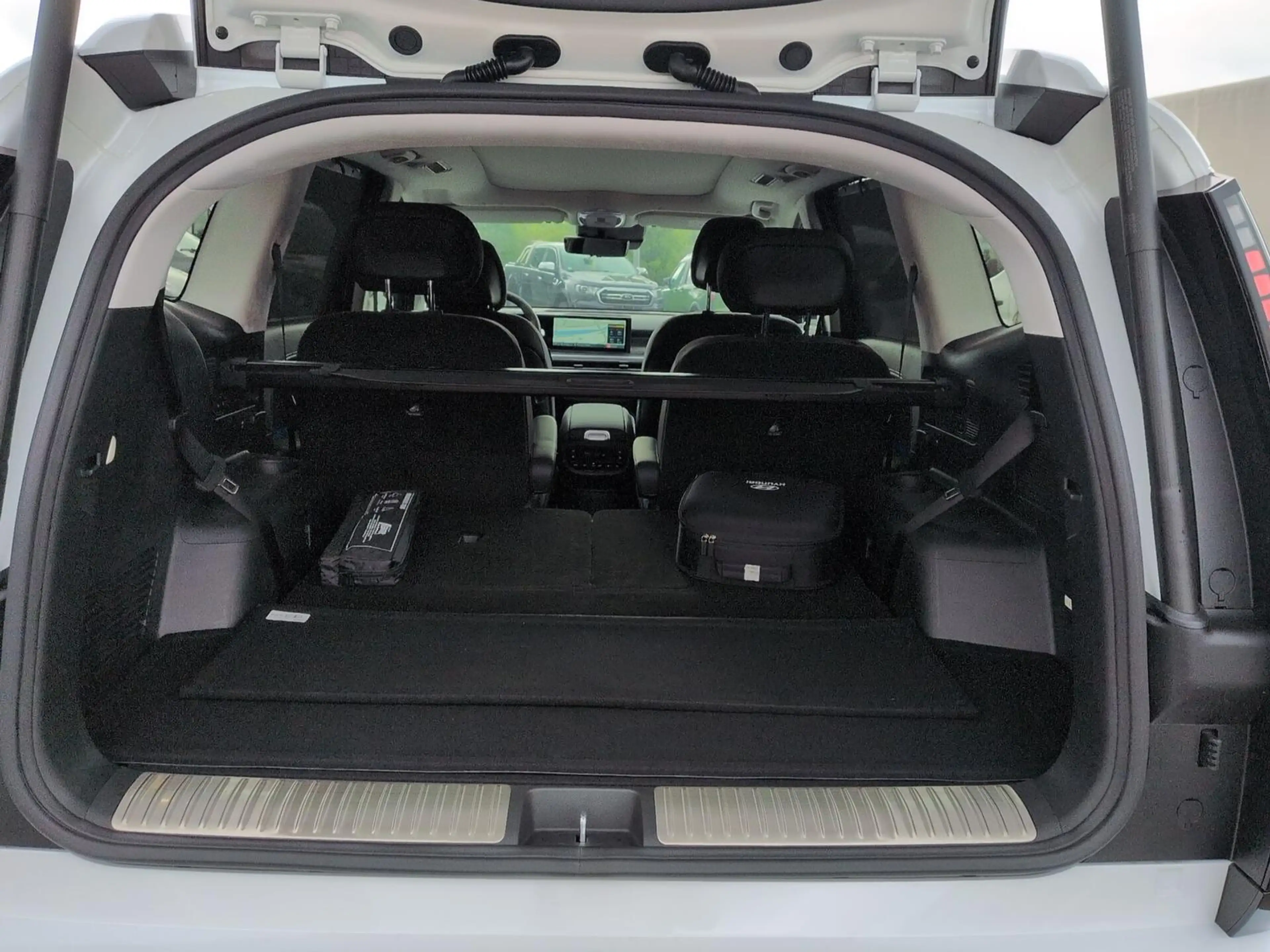 Hyundai IONIQ 9 Uniq / Relax-Paket / Technik-Paket — photo 12
