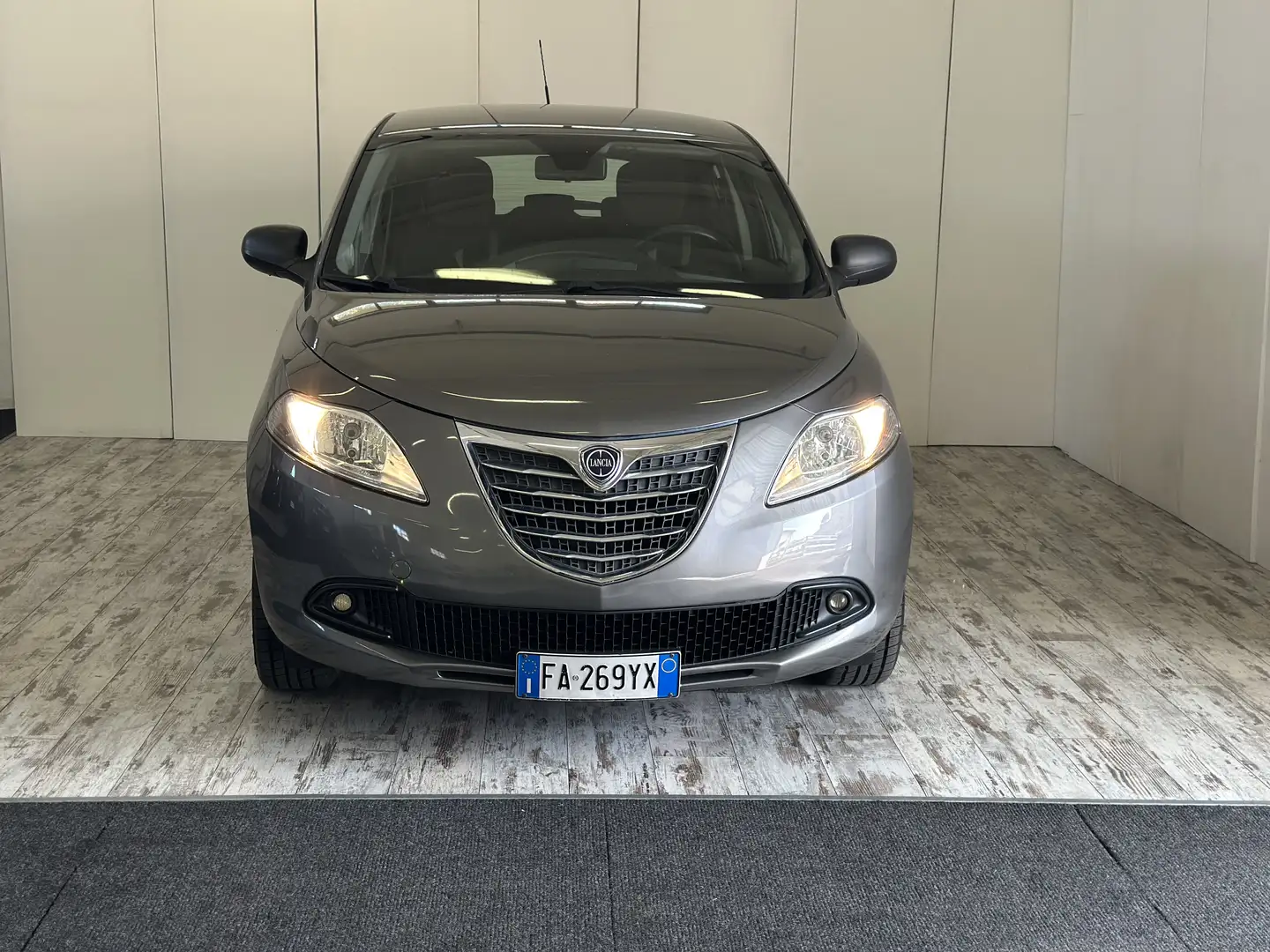 Lancia Ypsilon 1.2 8v Elle 69cv Grigio - 2