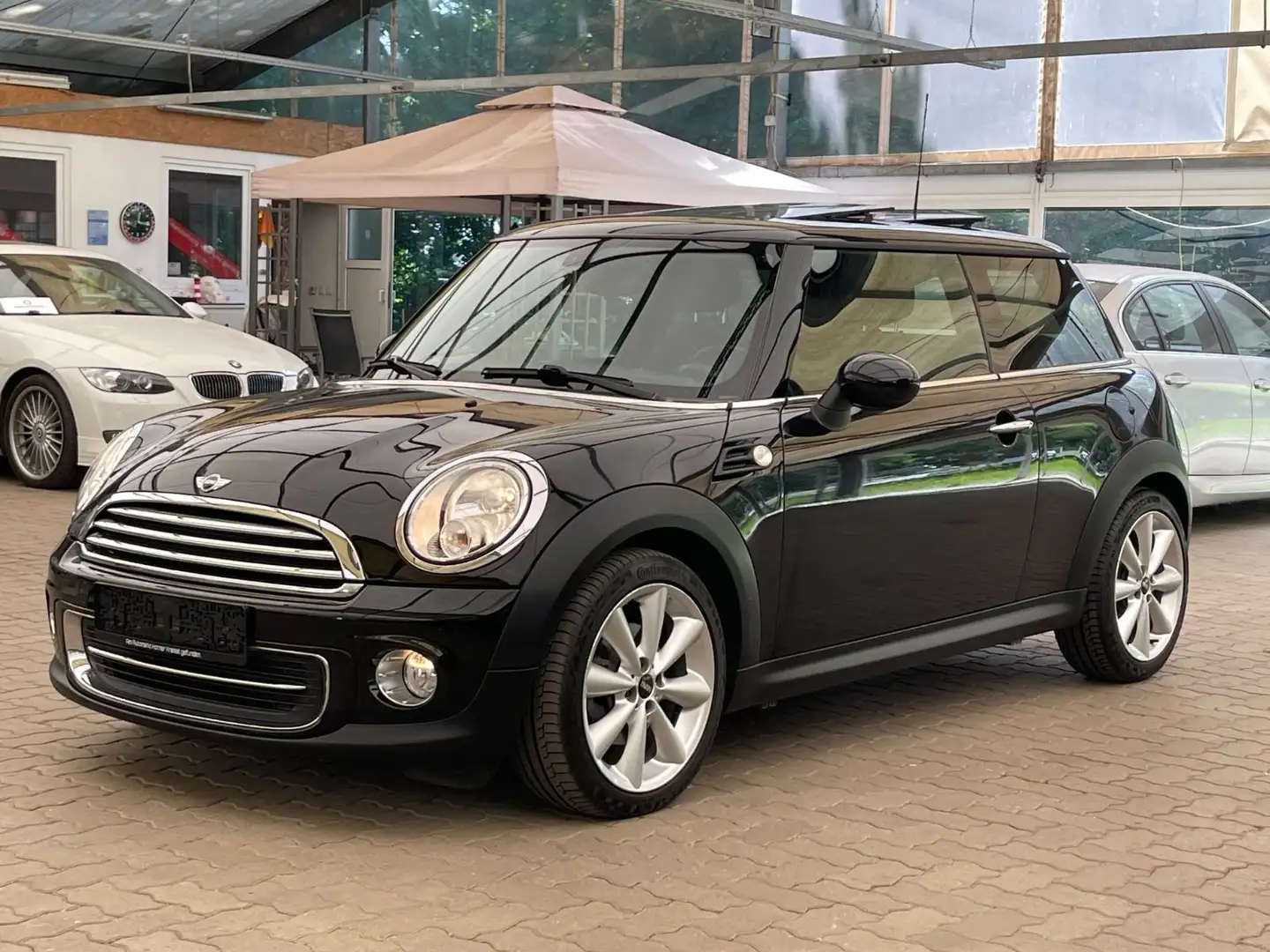 MINI Cooper /1.Hand/BMW-Scheckheft/Pano/Alu17Zoll Schwarz - 2