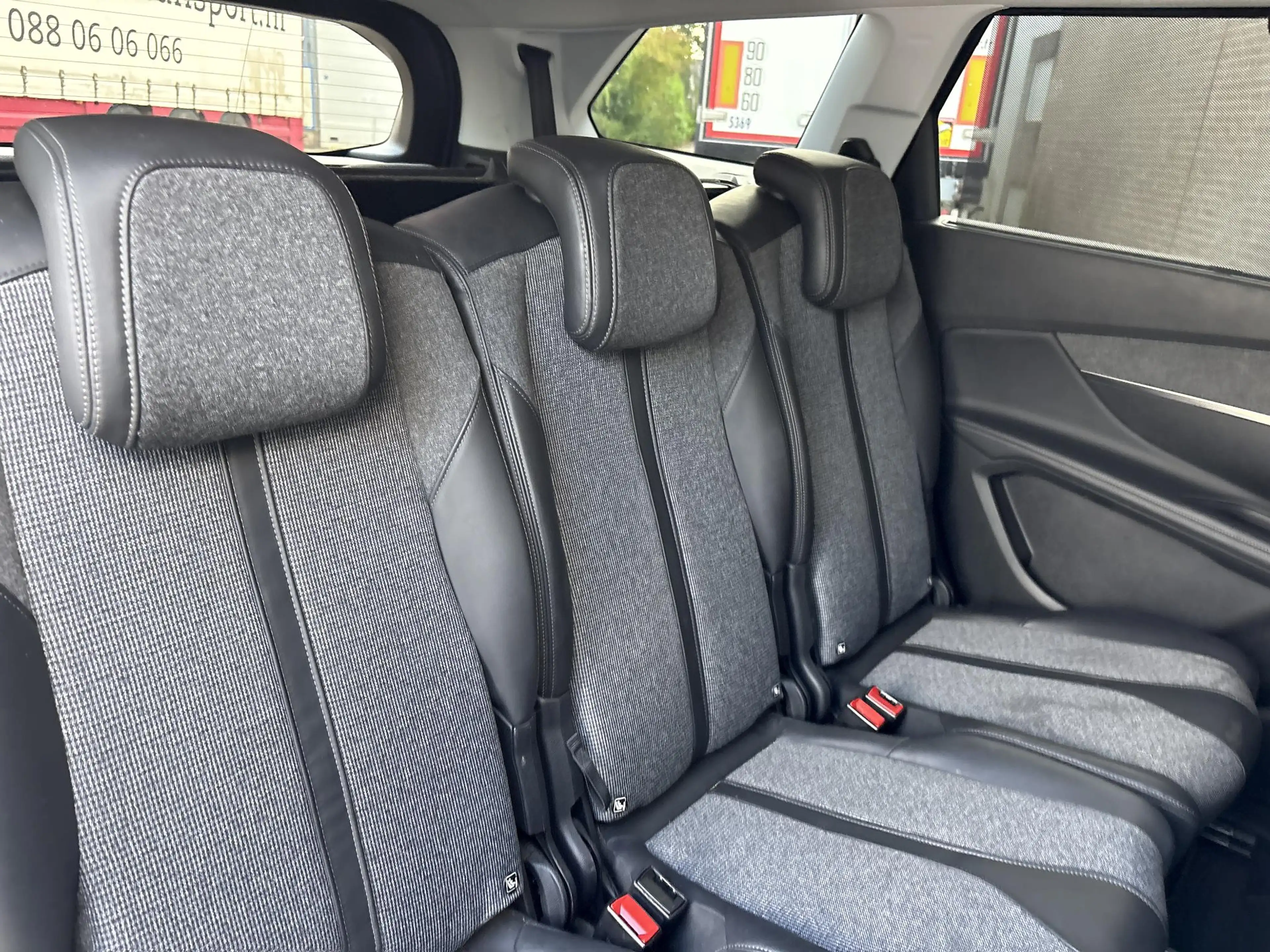 Peugeot 5008 1.2 PureTech Allure — photo 12