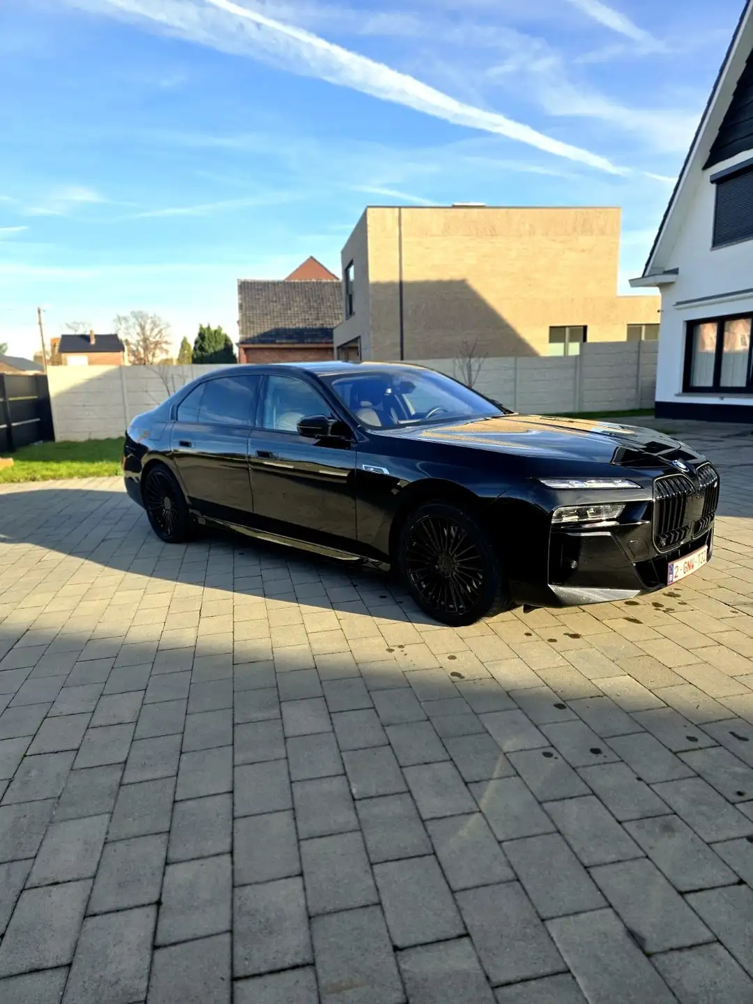 BMW 7 Series M760e 2025 블랙 사진 1