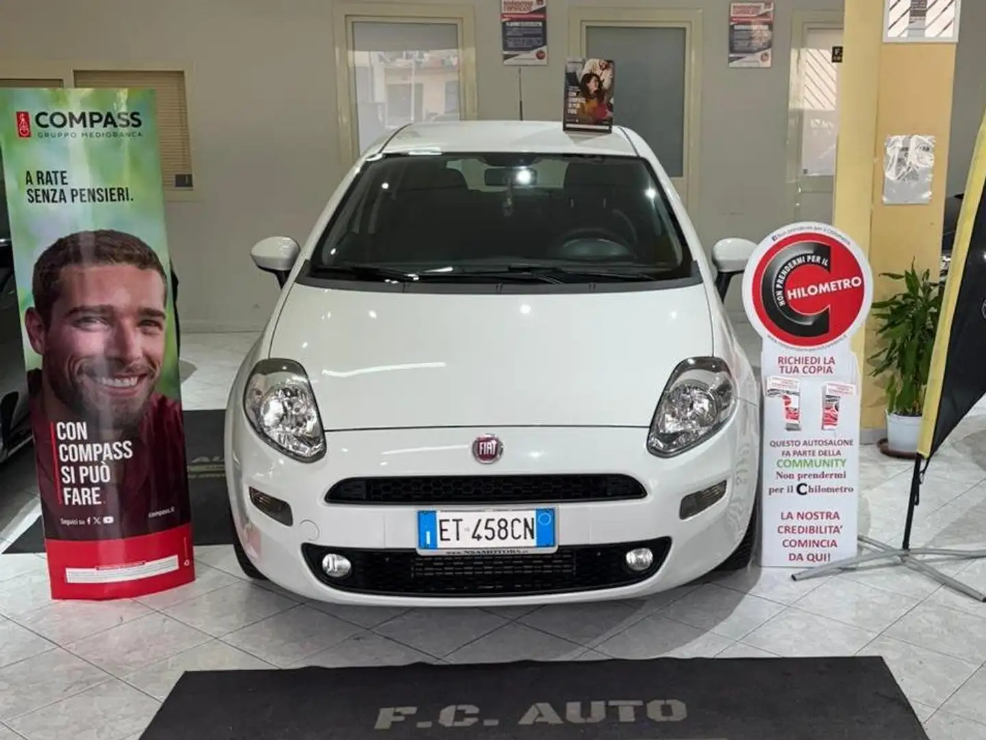 Fiat Punto Punto III 2012 5p 1.3 mjt II 16v Lounge 75cv my13 Bianco - 2