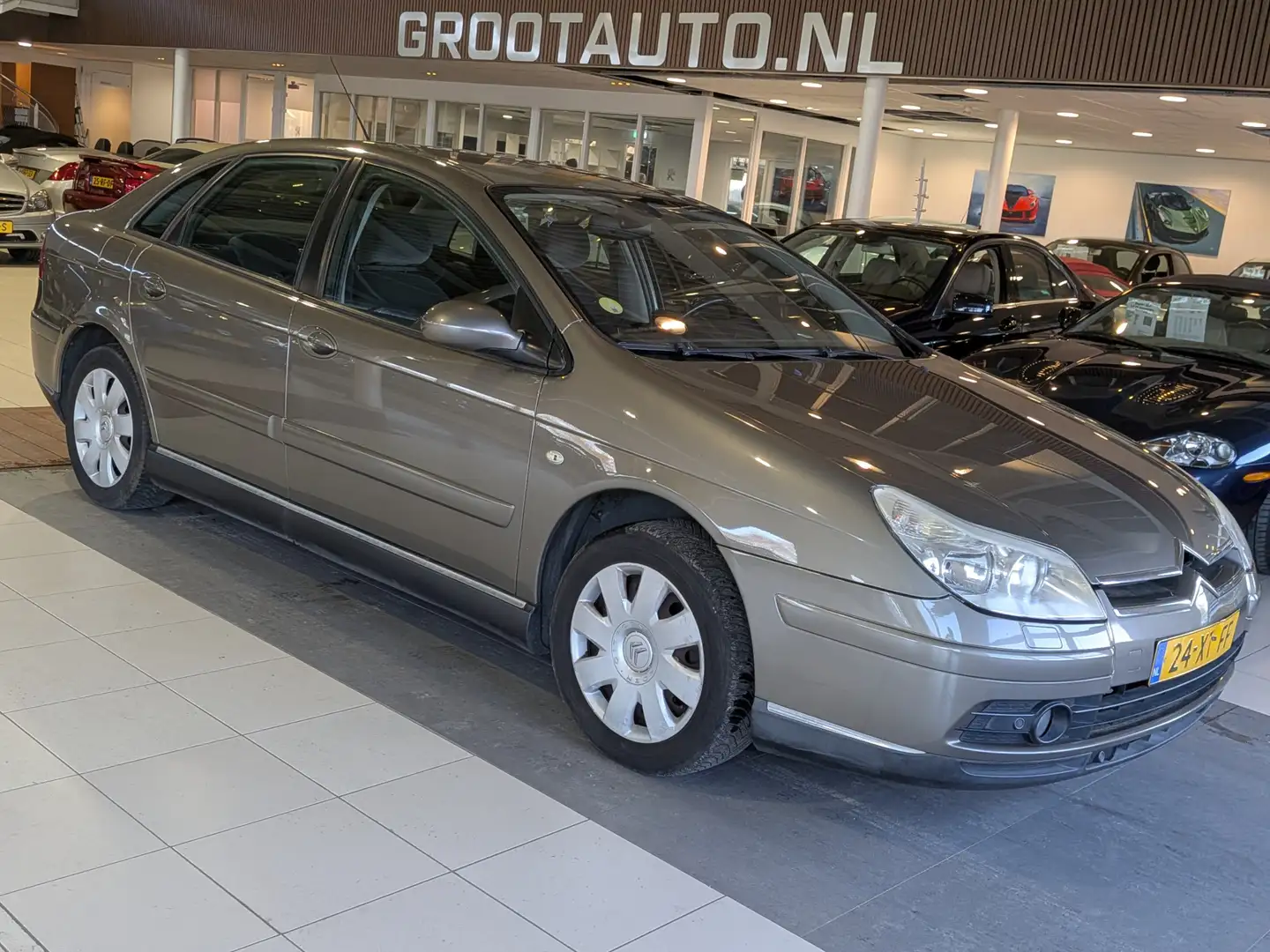 Citroen C5 2.0-16V Cool Tech Airco, Cruise control, Trekhaak Marrone - 1