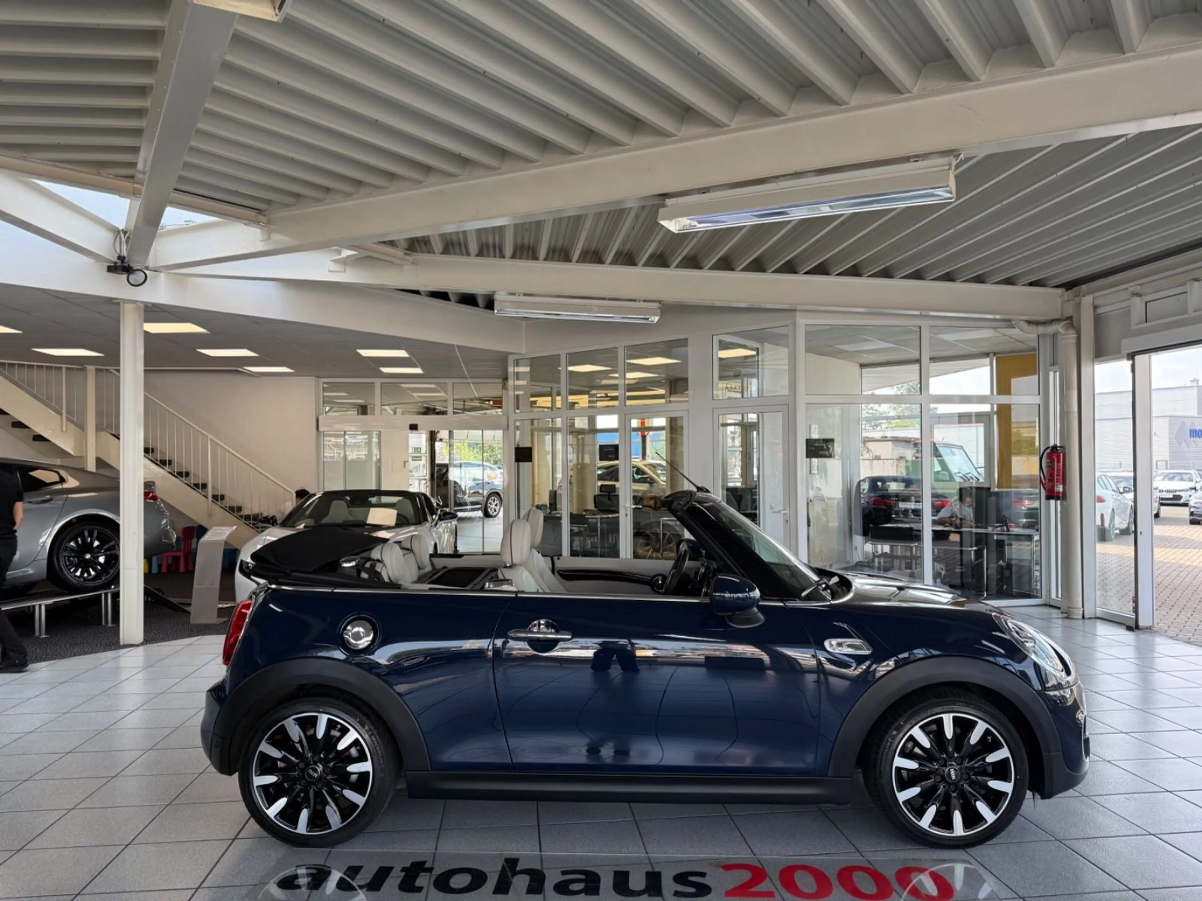 MINI Cooper S Cabrio AUT./LED/CAM/DAB/SHZ/NAVI — photo 5