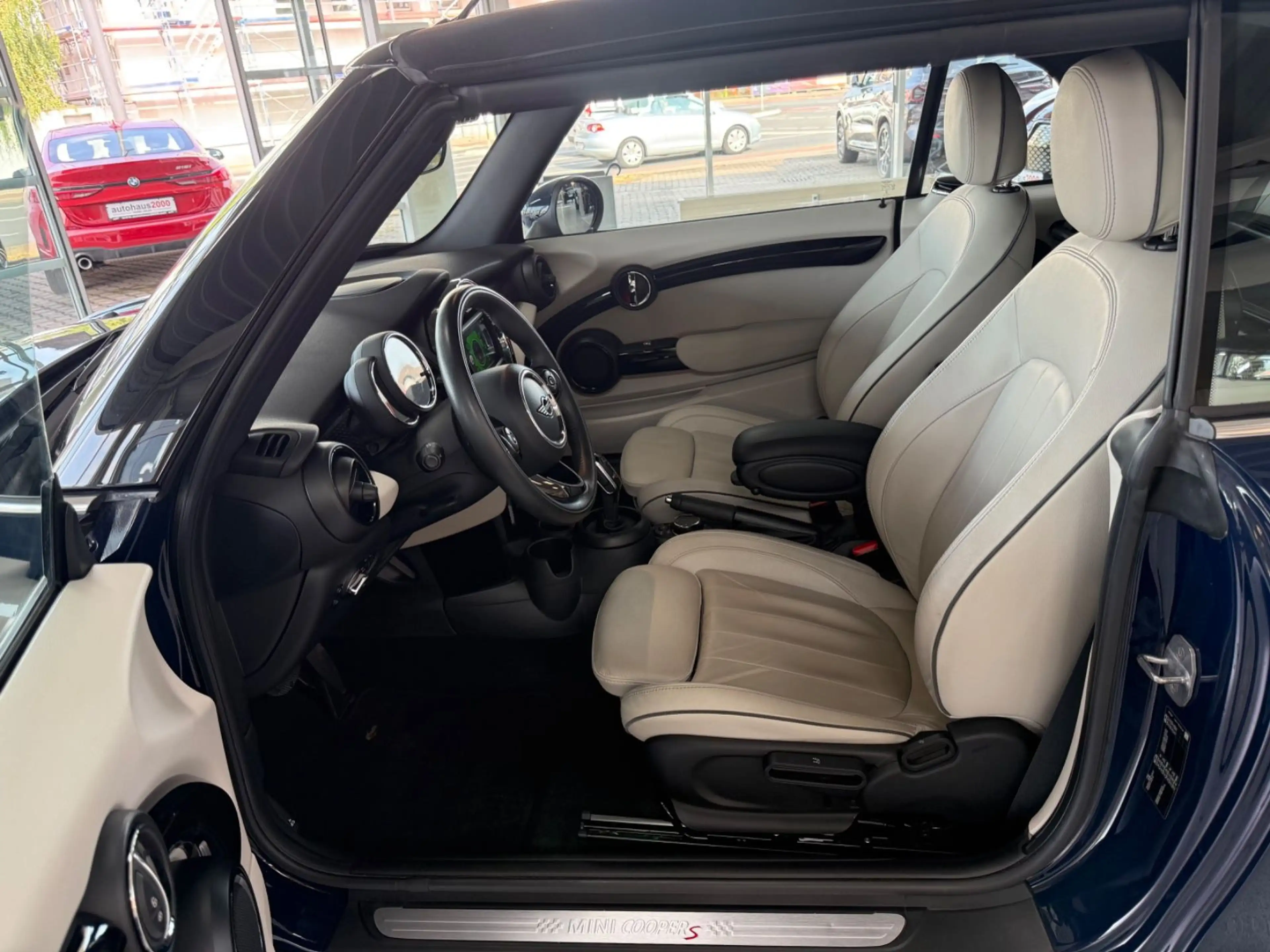 MINI Cooper S Cabrio AUT./LED/CAM/DAB/SHZ/NAVI — photo 10
