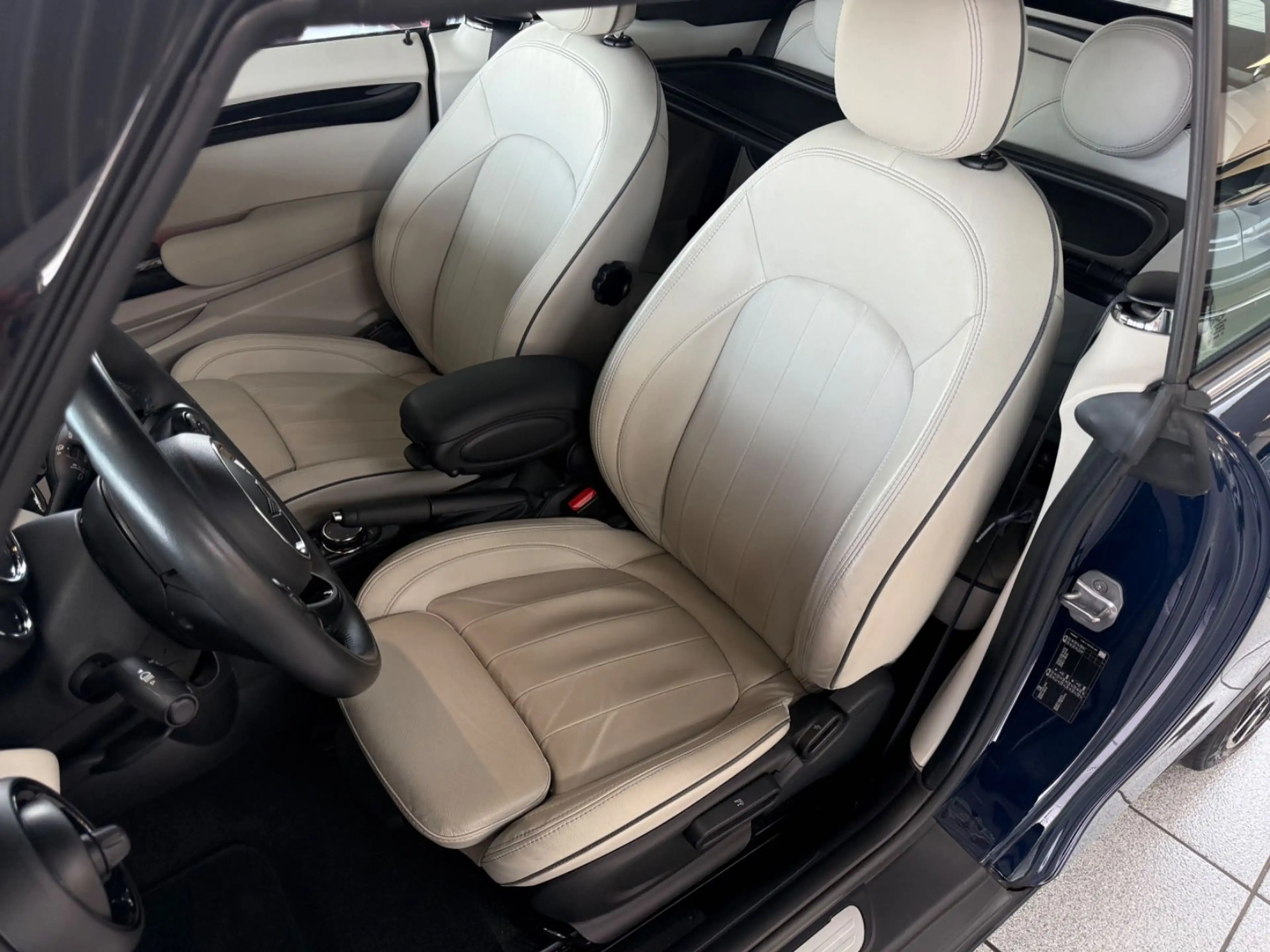 MINI Cooper S Cabrio AUT./LED/CAM/DAB/SHZ/NAVI — photo 9