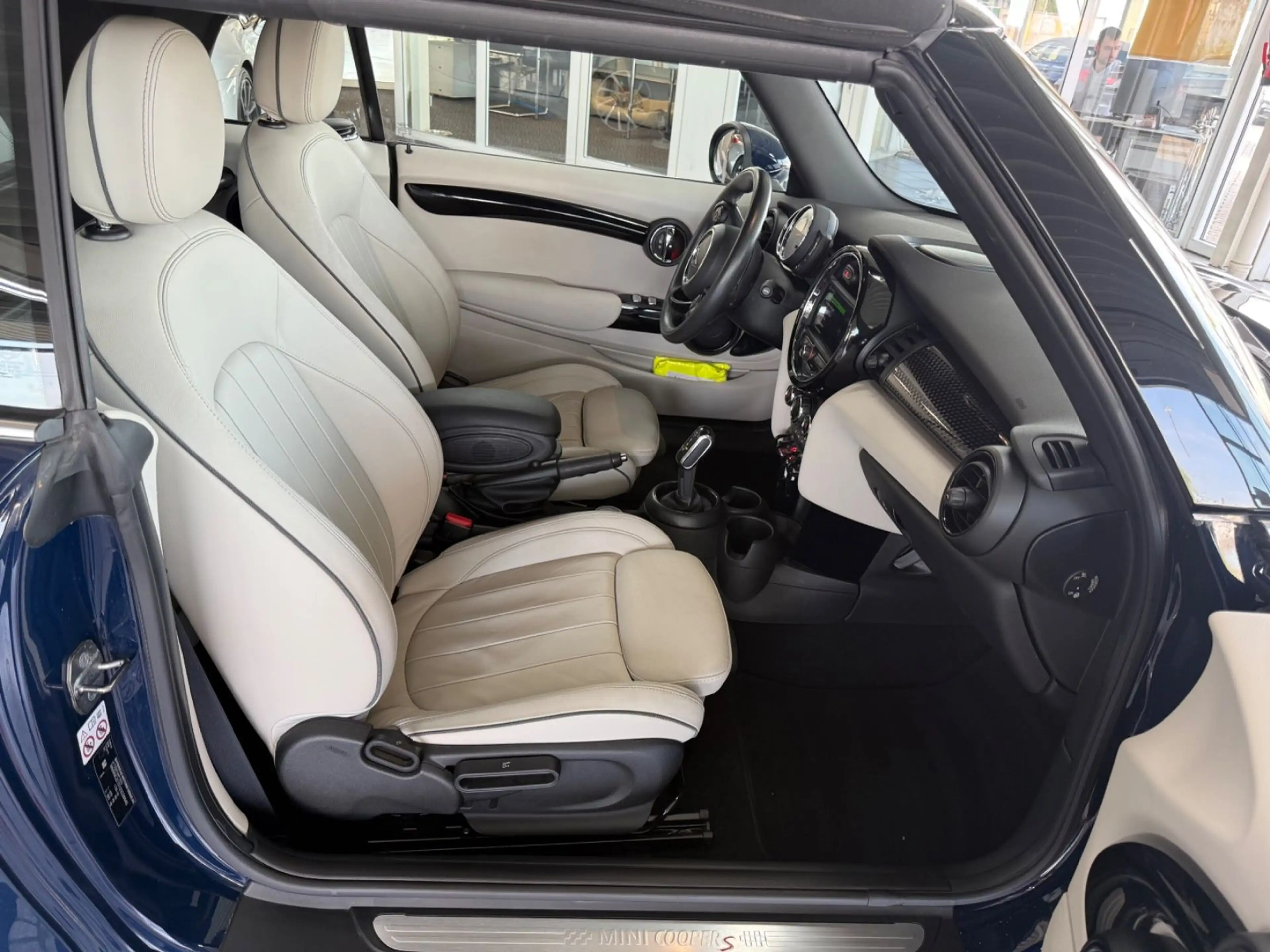 MINI Cooper S Cabrio AUT./LED/CAM/DAB/SHZ/NAVI — photo 12