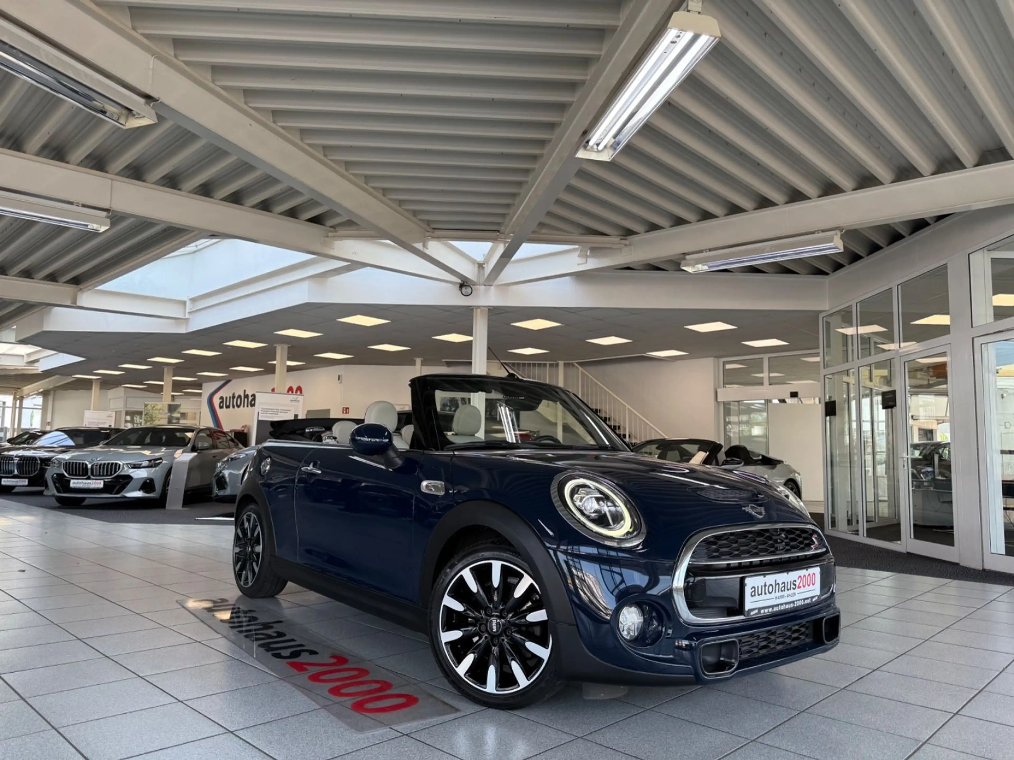 MINI Cooper S Cabrio AUT./LED/CAM/DAB/SHZ/NAVI — photo 4