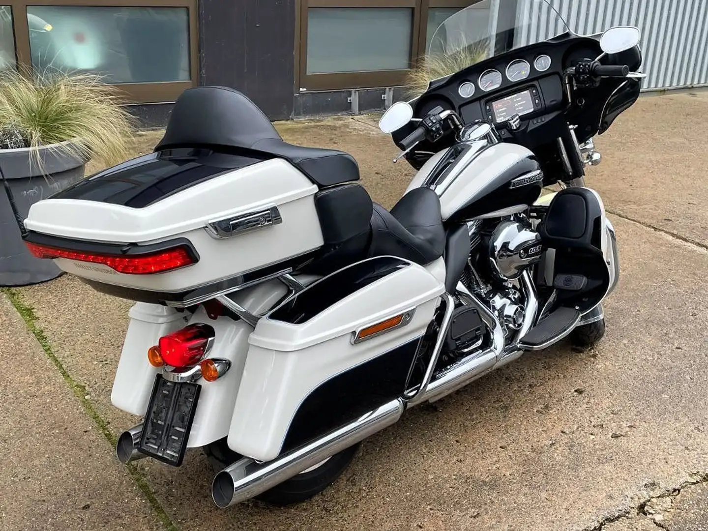Harley-Davidson Electra Glide Ultra*5HD*NAV|GRA|LED|BLUET Bílá - 2