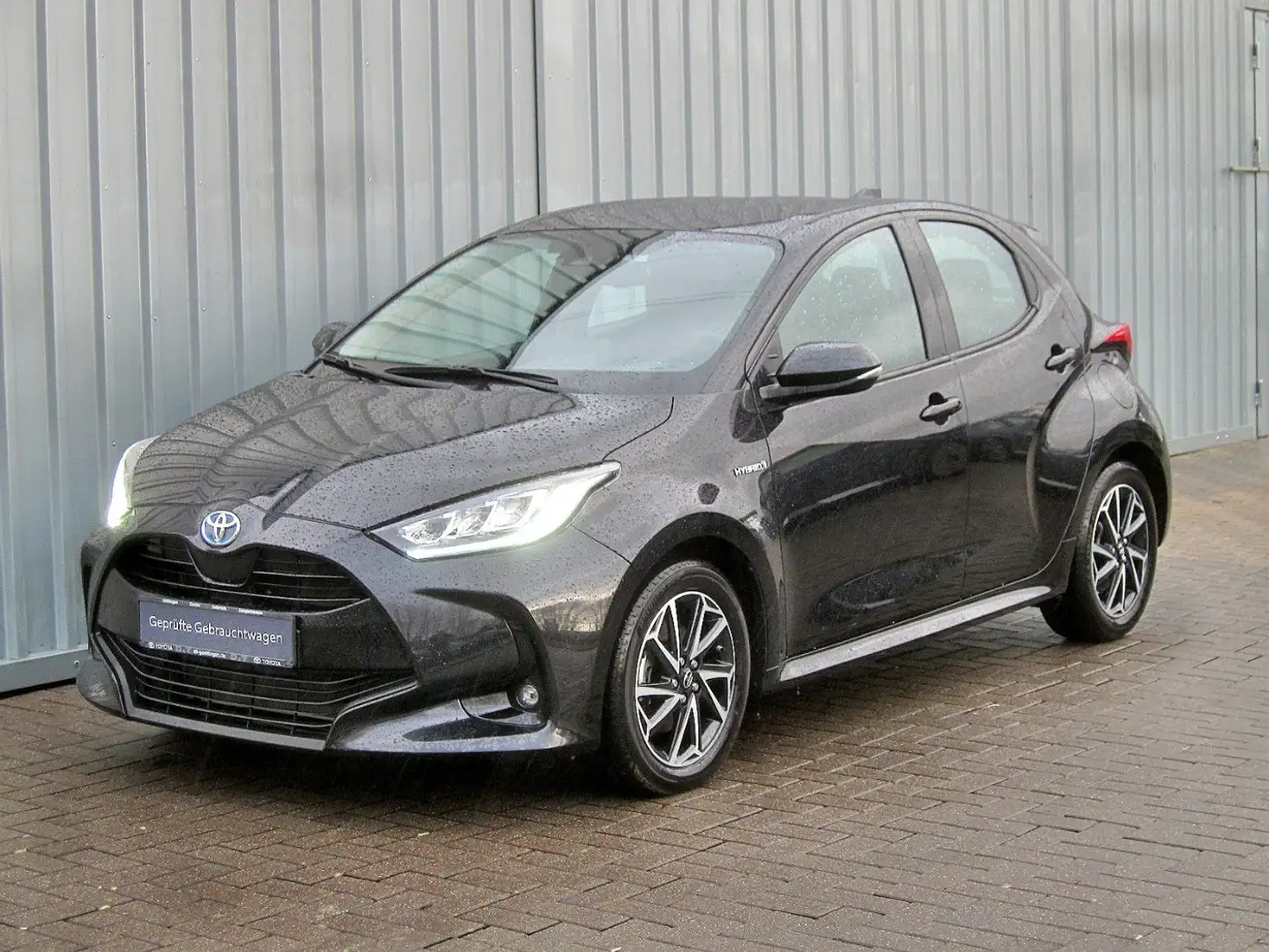 Toyota Yaris 1,5-l-VVT-iE Hybrid Teamplayer  SpurH LM Noir - 2