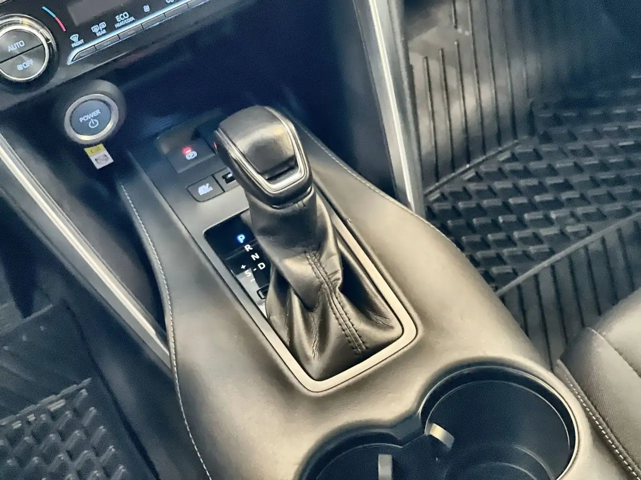 Toyota Venza снимка Toyota Venza