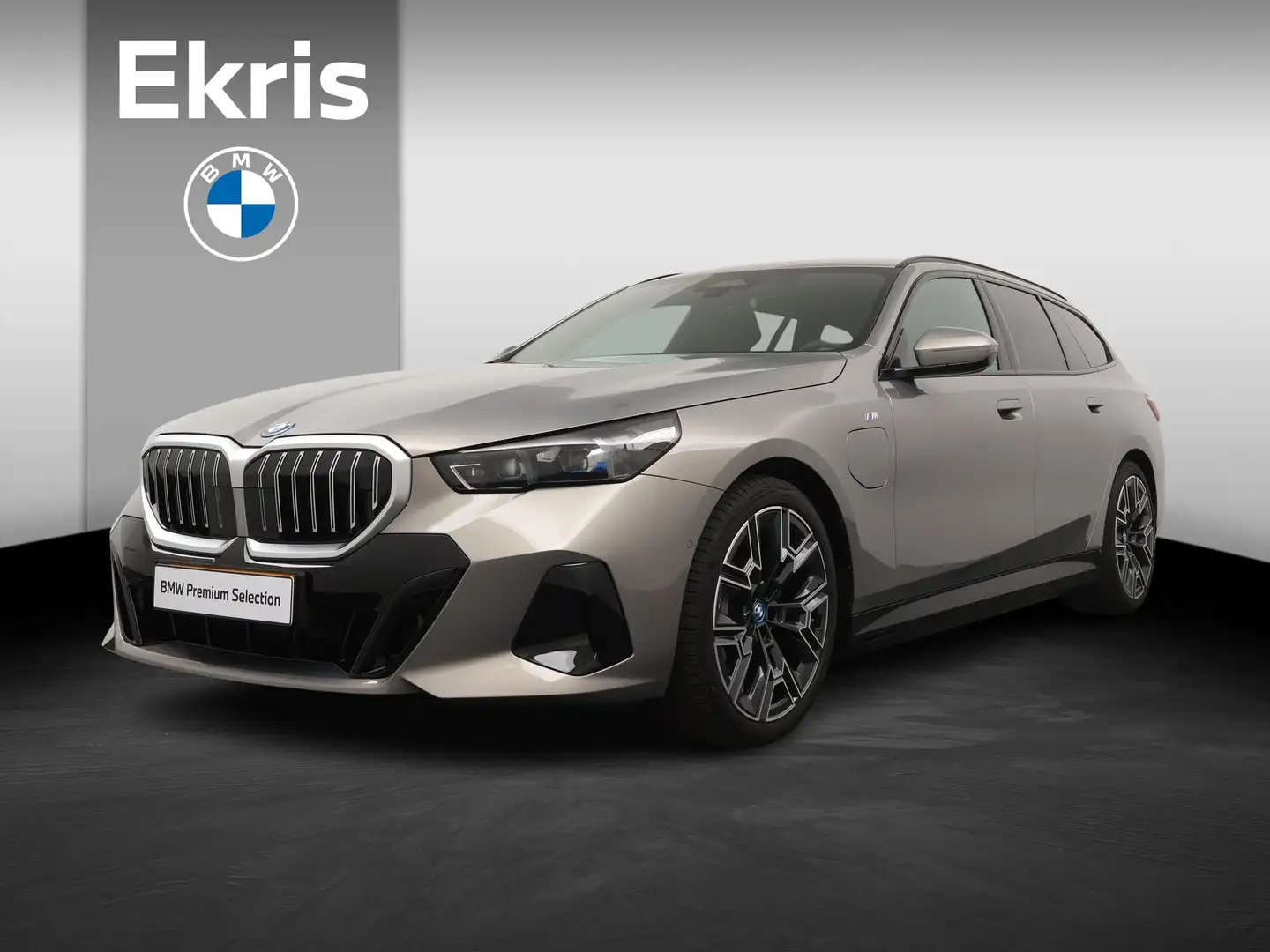 BMW 530 5-serie Touring 530e M Sport Edition | Trekhaak | Grijs - 1