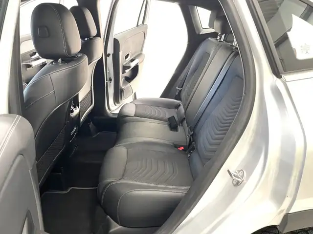 Mercedes-Benz GLA view 7