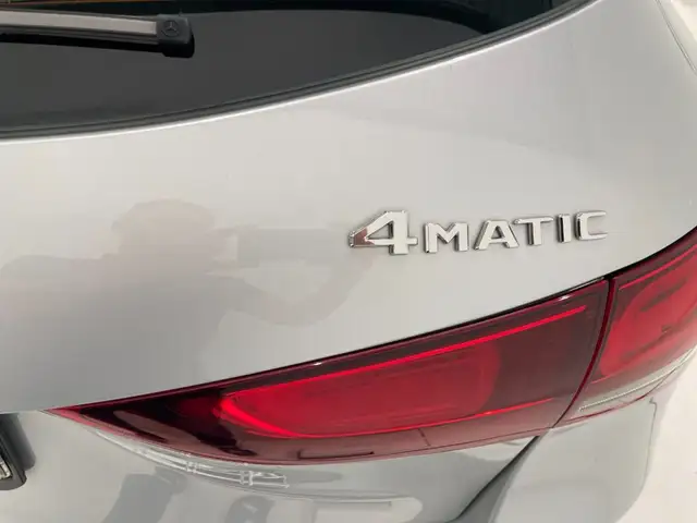 Mercedes-Benz GLA view 13