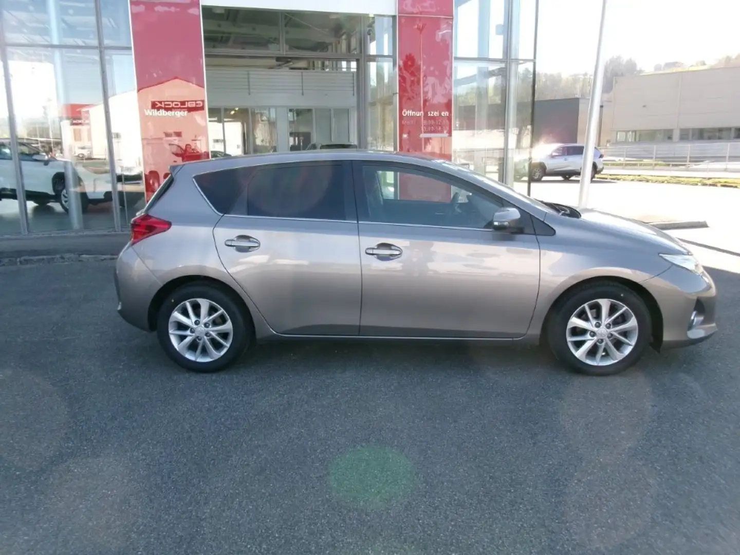 Toyota Auris Auris 1,33 dVVT-i Active Design !!! TOPGEBRAUCHTER Bronze - 2