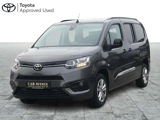Toyota Verso MPV