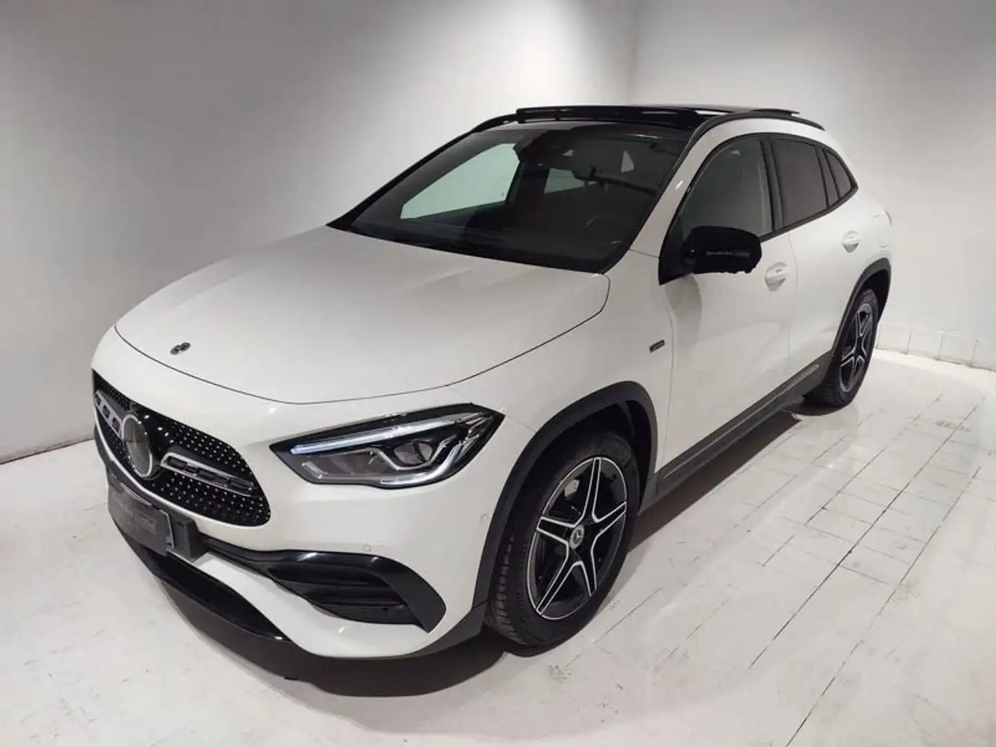 Mercedes-Benz GLA 250 GLA 250 Automatic EQ-Power Premium Bianco - 1