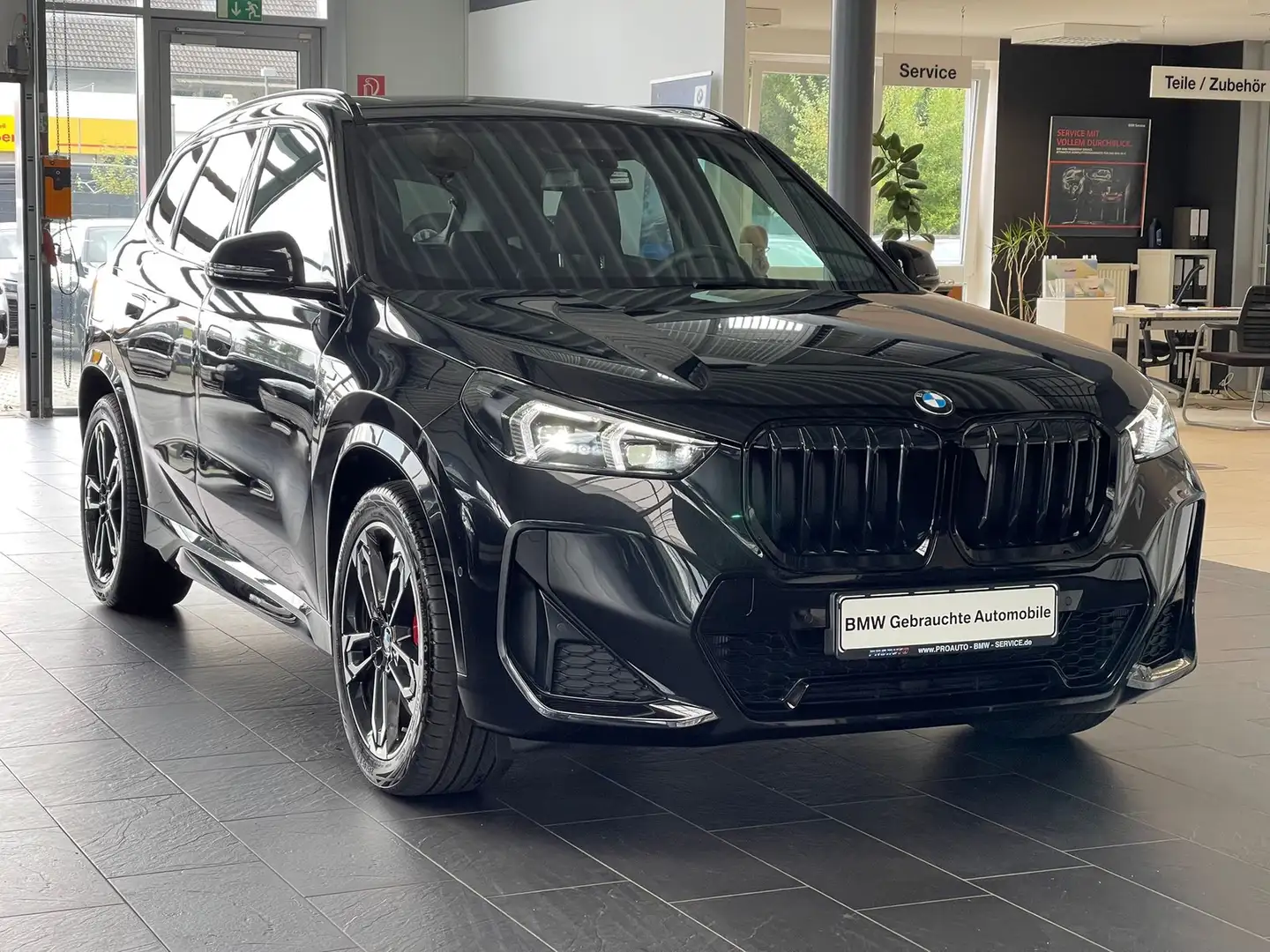BMW X1 18i sDrive M Sport Pano| Shadow| Komfort Negro - 2
