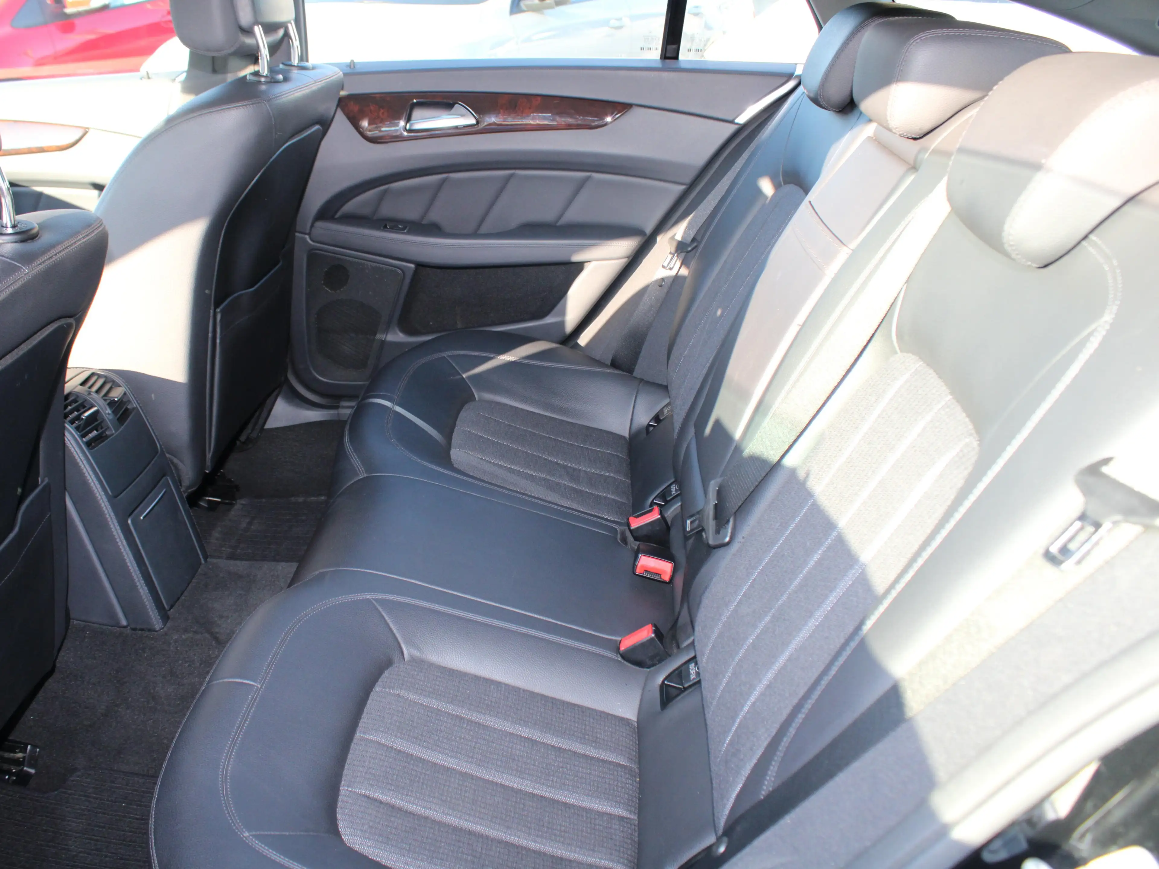 Mercedes-Benz CLS 220 CLS 220d BlueTec Avantgarde — photo 14