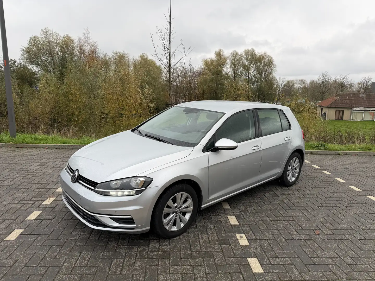 Volkswagen Golf Golf 1.0 TSI -GPS-CAMERA-JANTES + CARNET COMPLET ! Argent - 1