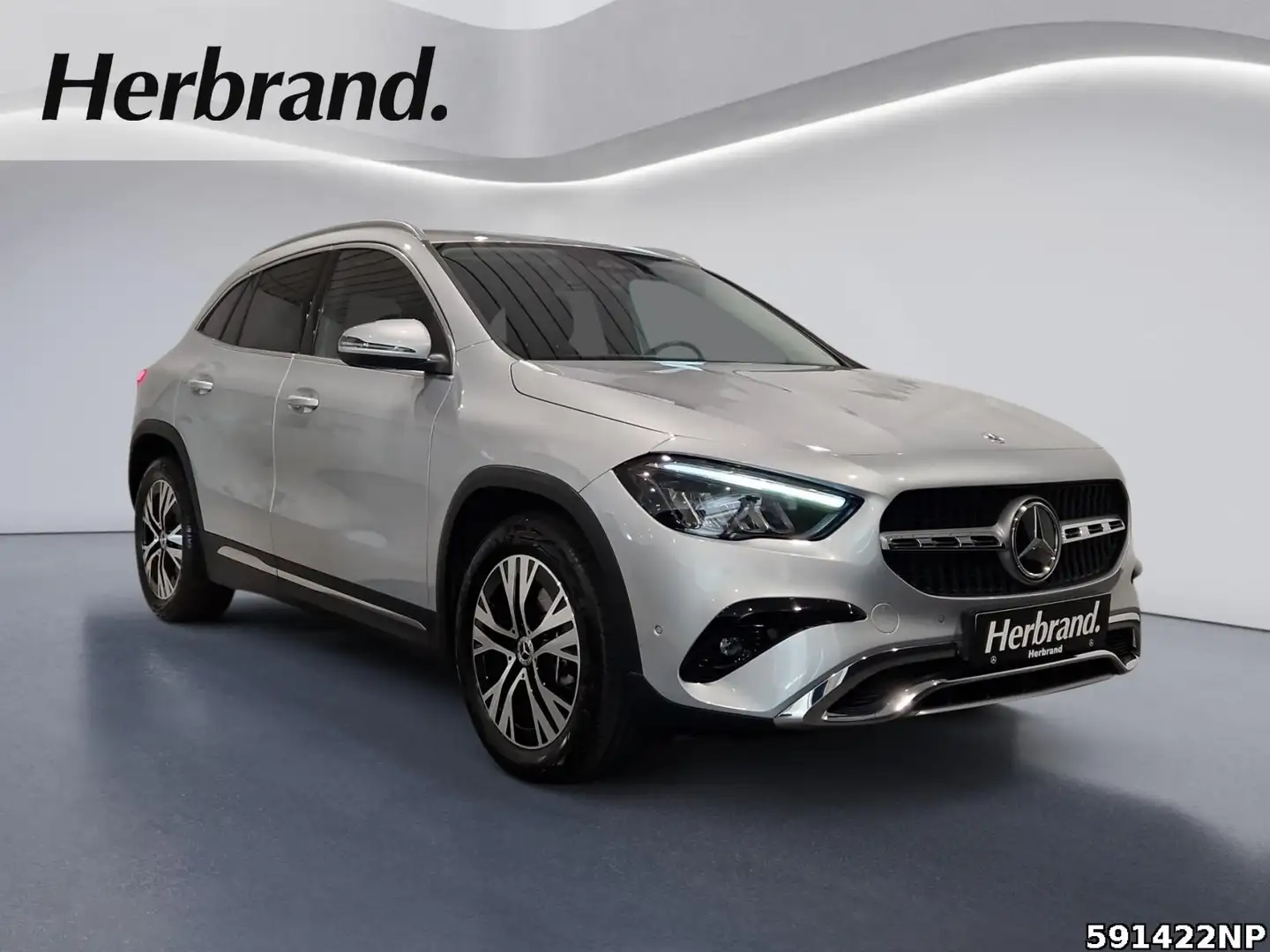 Mercedes-Benz GLA 220 4M Progressive  AHK LED Distronic Kamera Silber - 2
